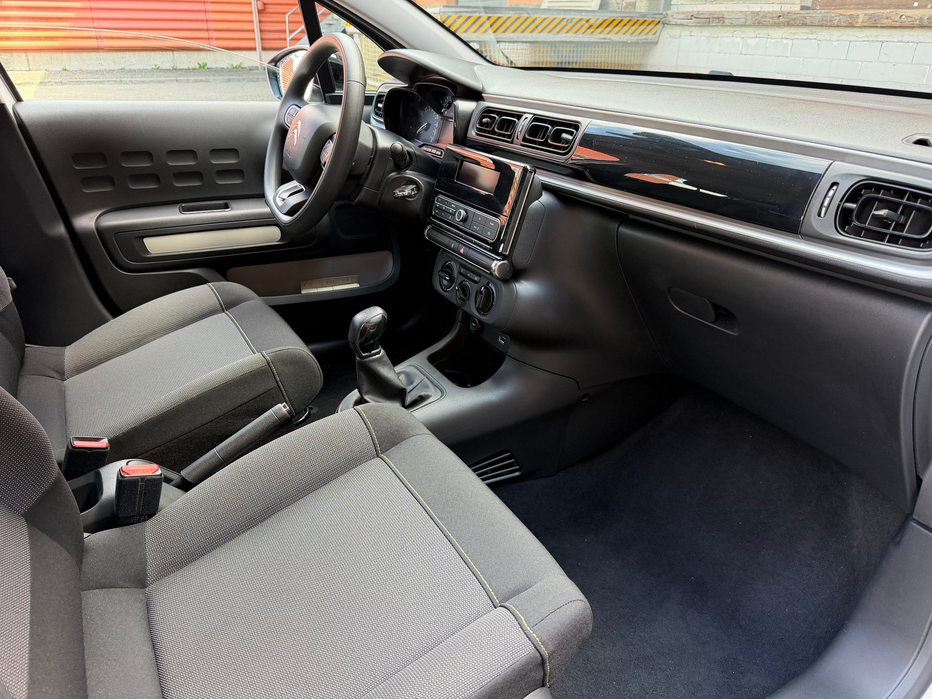 CITROEN C3 1.2i PureTech Feel-image-4