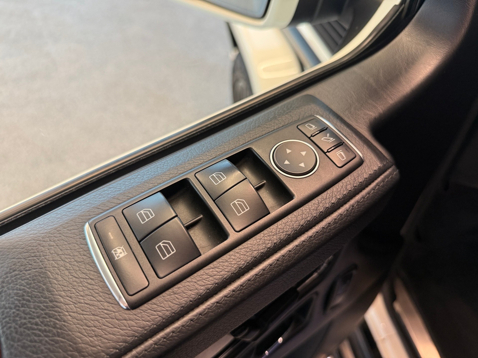MERCEDES-BENZ G 500 7G-Tronic-image-21