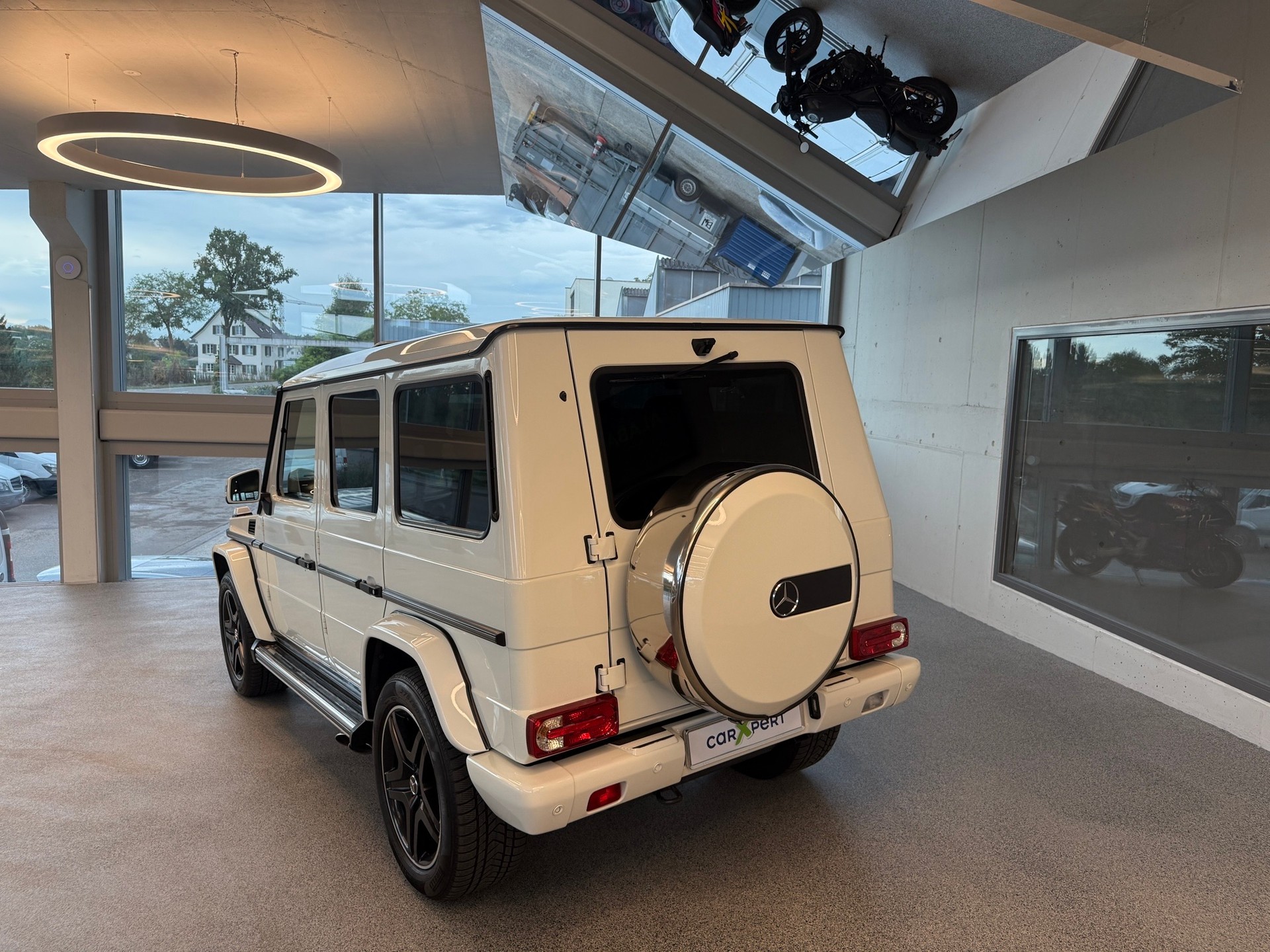 MERCEDES-BENZ G 500 7G-Tronic-showroom-element-3