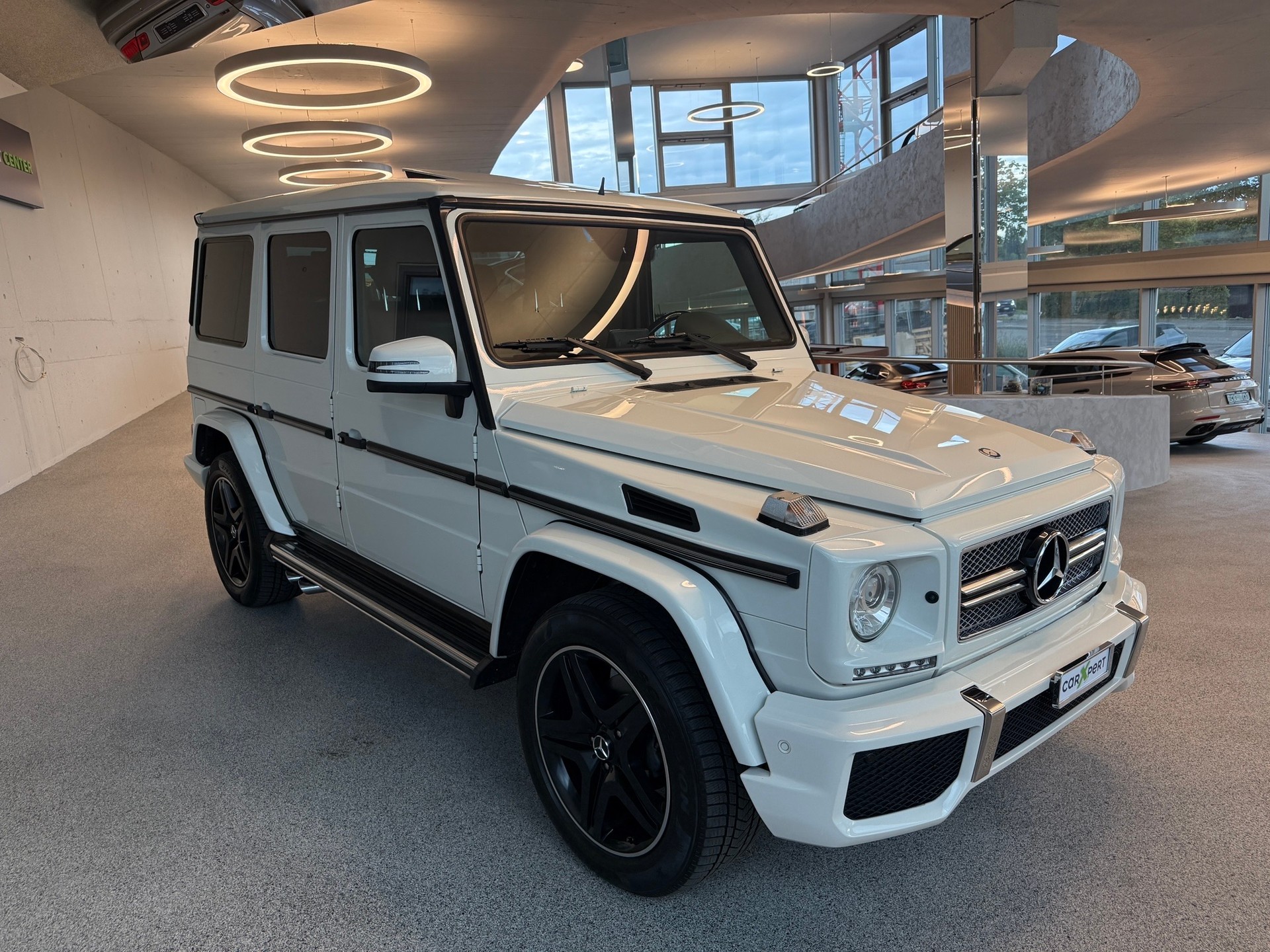 MERCEDES-BENZ G 500 7G-Tronic-showroom-element-2