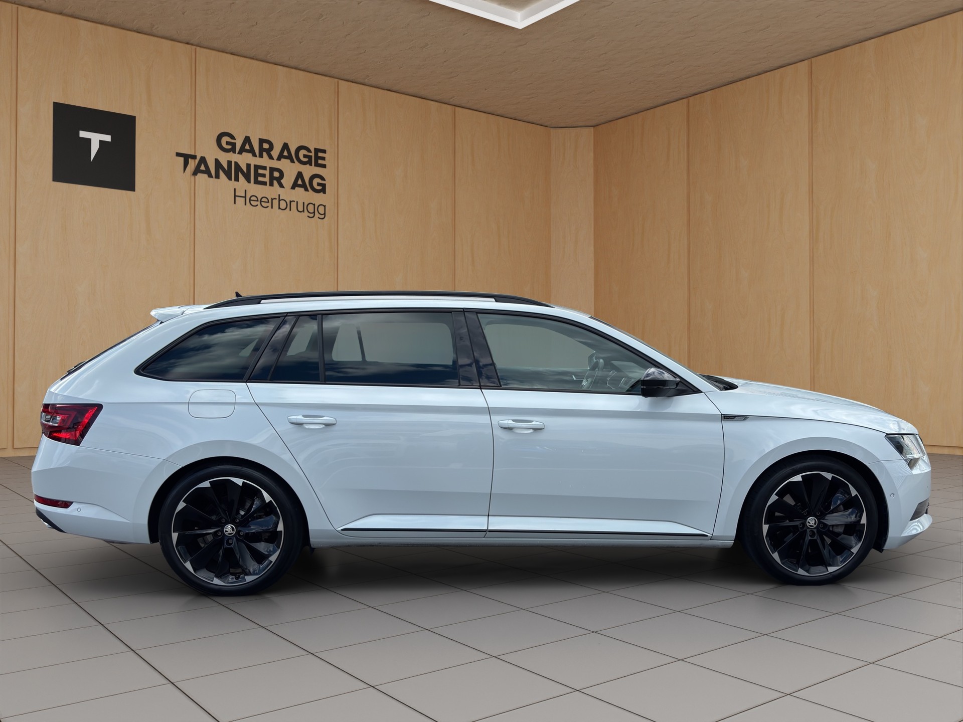 SKODA Superb Combi 2.0 TSI SportLine+ DSG 4x4-showroom-element-3