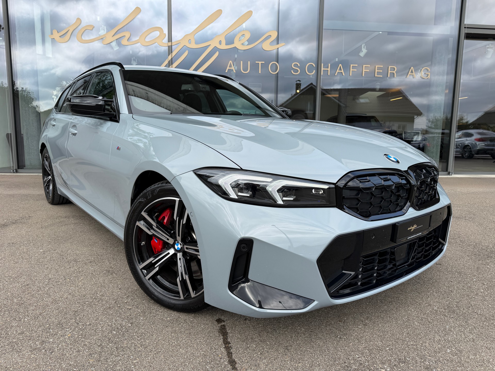 BMW M340i xDrive 48V Touring Steptronic M Sport Pro-showroom-element-3