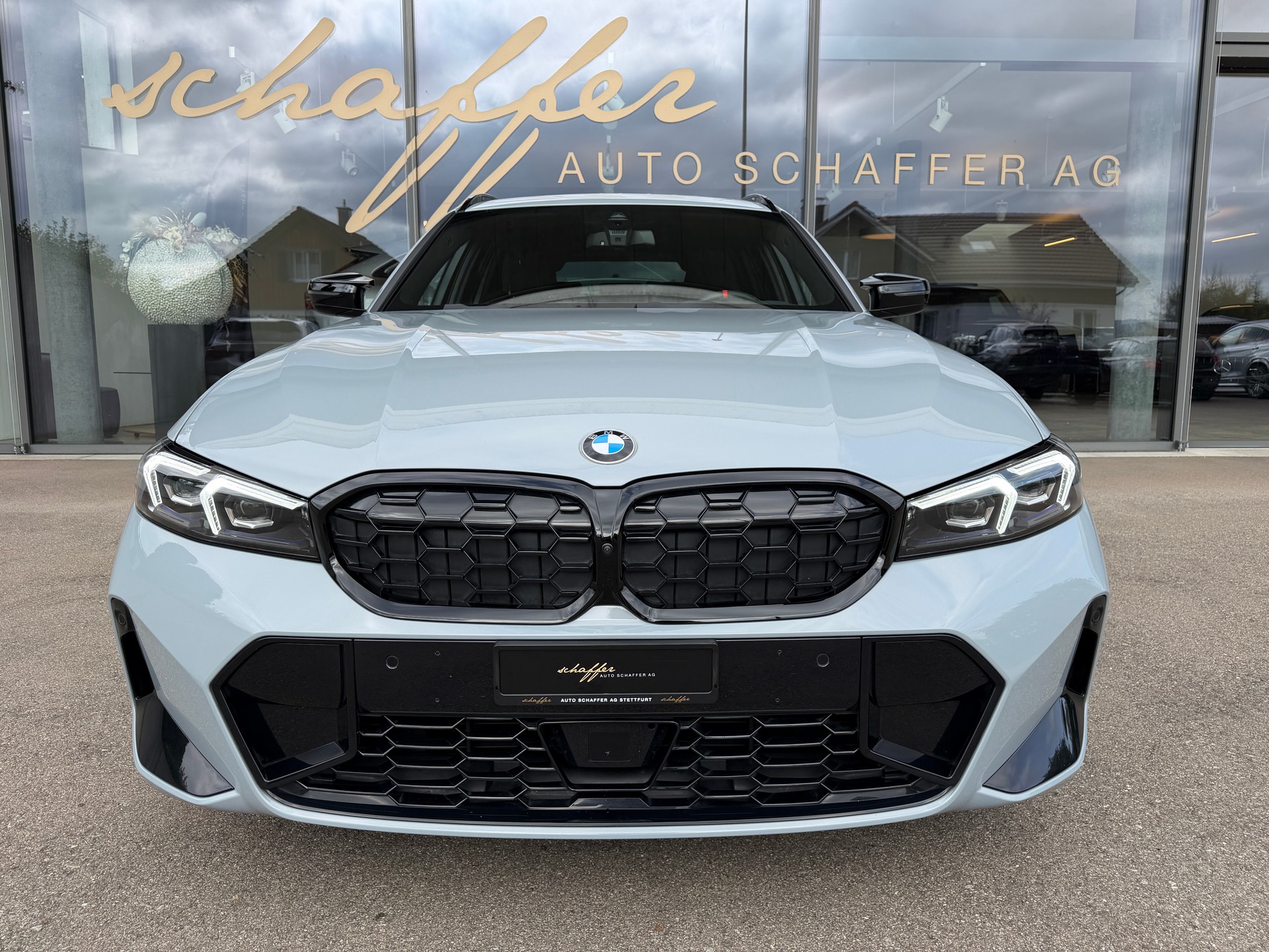 BMW M340i xDrive 48V Touring Steptronic M Sport Pro-showroom-element-2