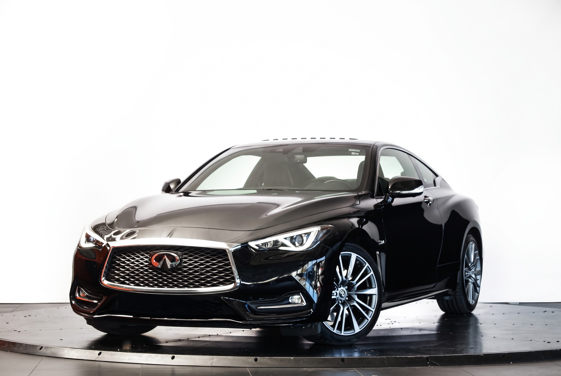 INFINITI Q60 3.0t Coupé Sport AWD Automatic • Véhicule suisse-showroom-element-3