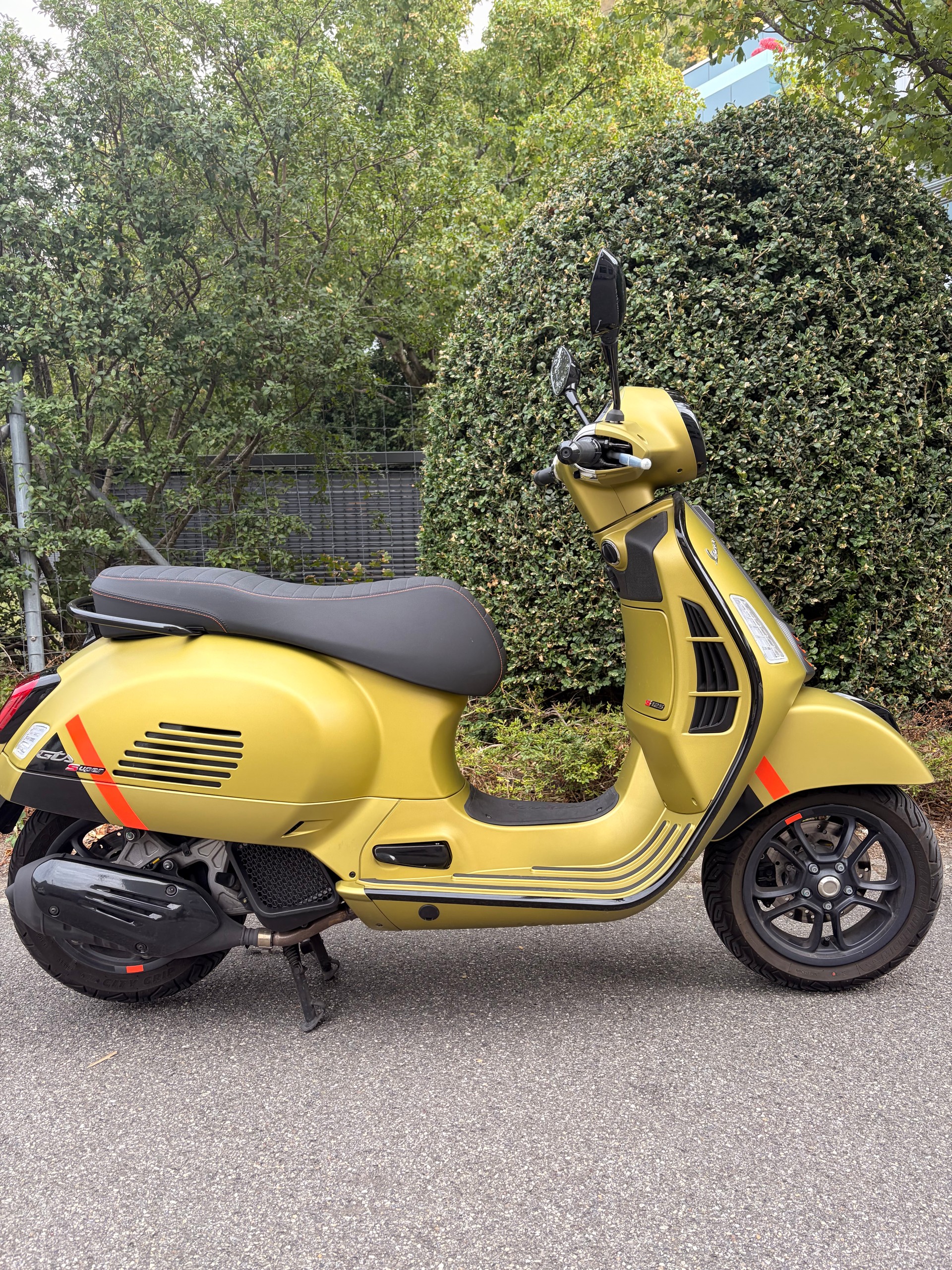 PIAGGIO Vespa GTS 125 Super Sport ABS-image-3