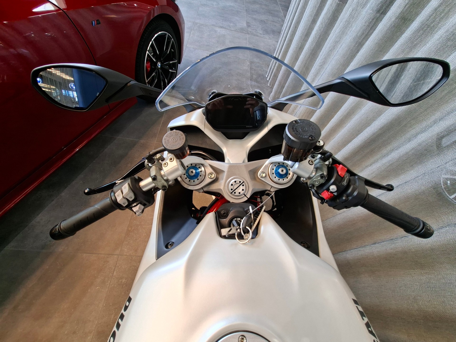 DUCATI Supersport 35Kw-showroom-element-1