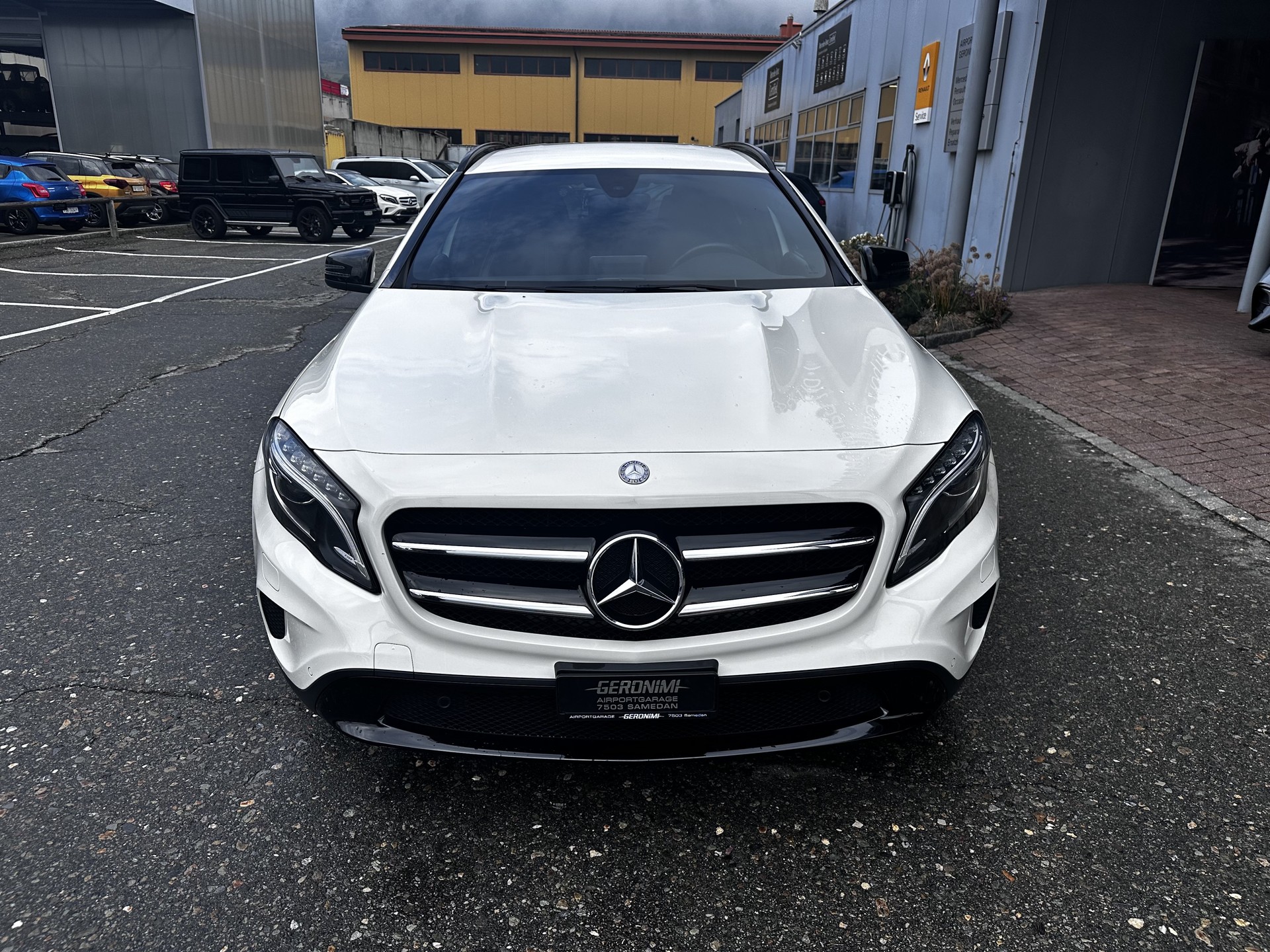 MERCEDES-BENZ GLA 200 d Urban 4matic-showroom-element-3