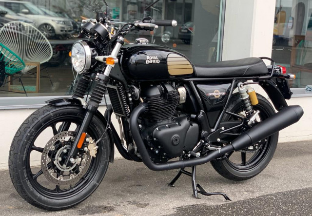 ROYAL ENFIELD Interceptor 650 Custom Black Ray-image-11