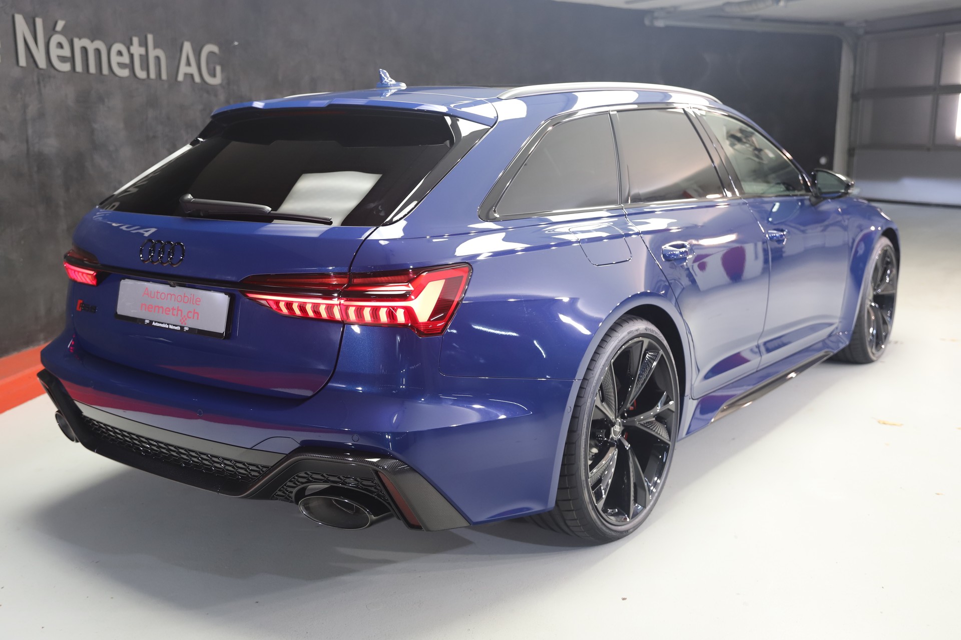 AUDI RS6 Avant 4.0 TFSI V8 Performance quattro-showroom-element-2