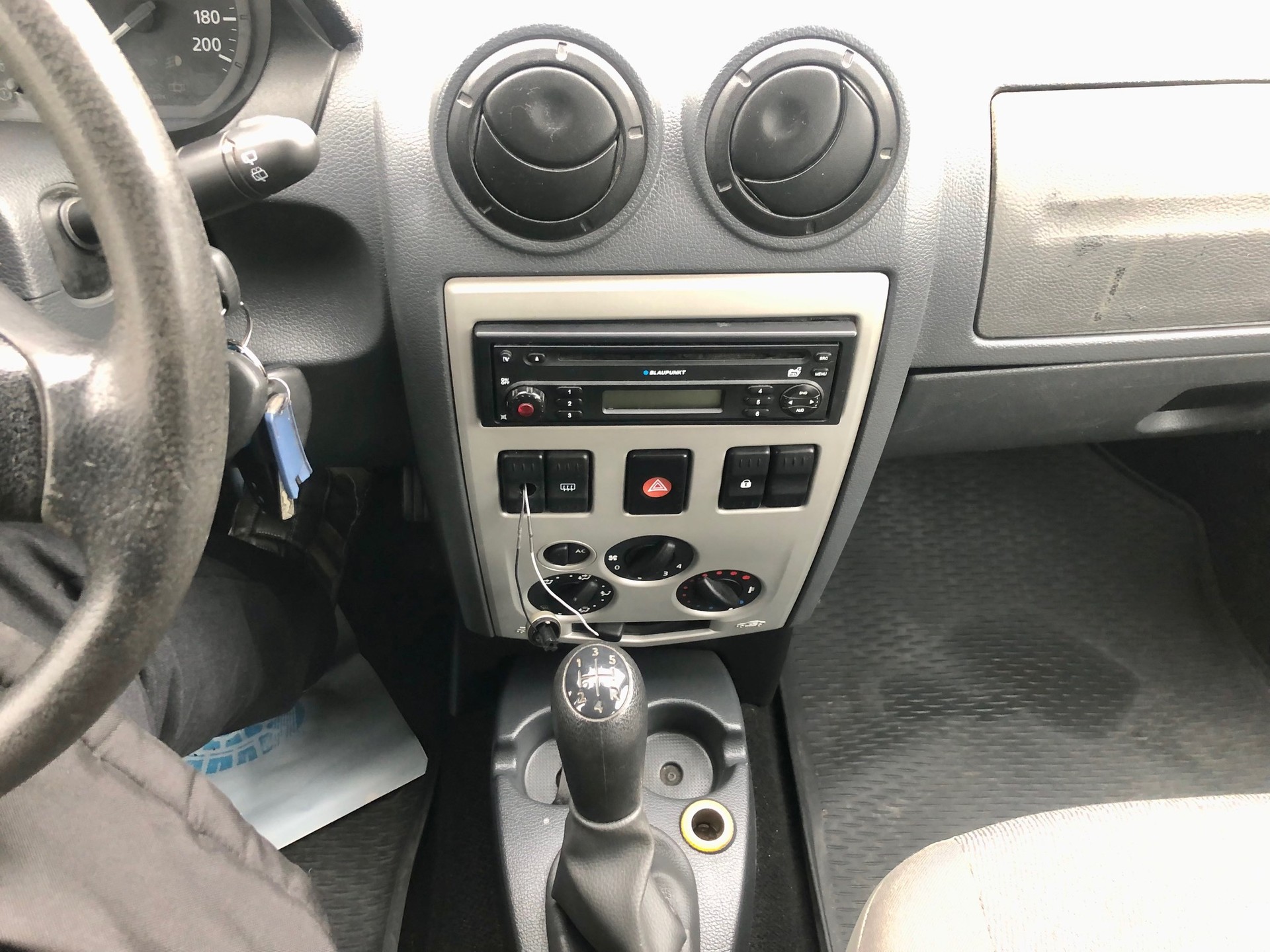 DACIA Logan 1.6 Ambiance-image-10