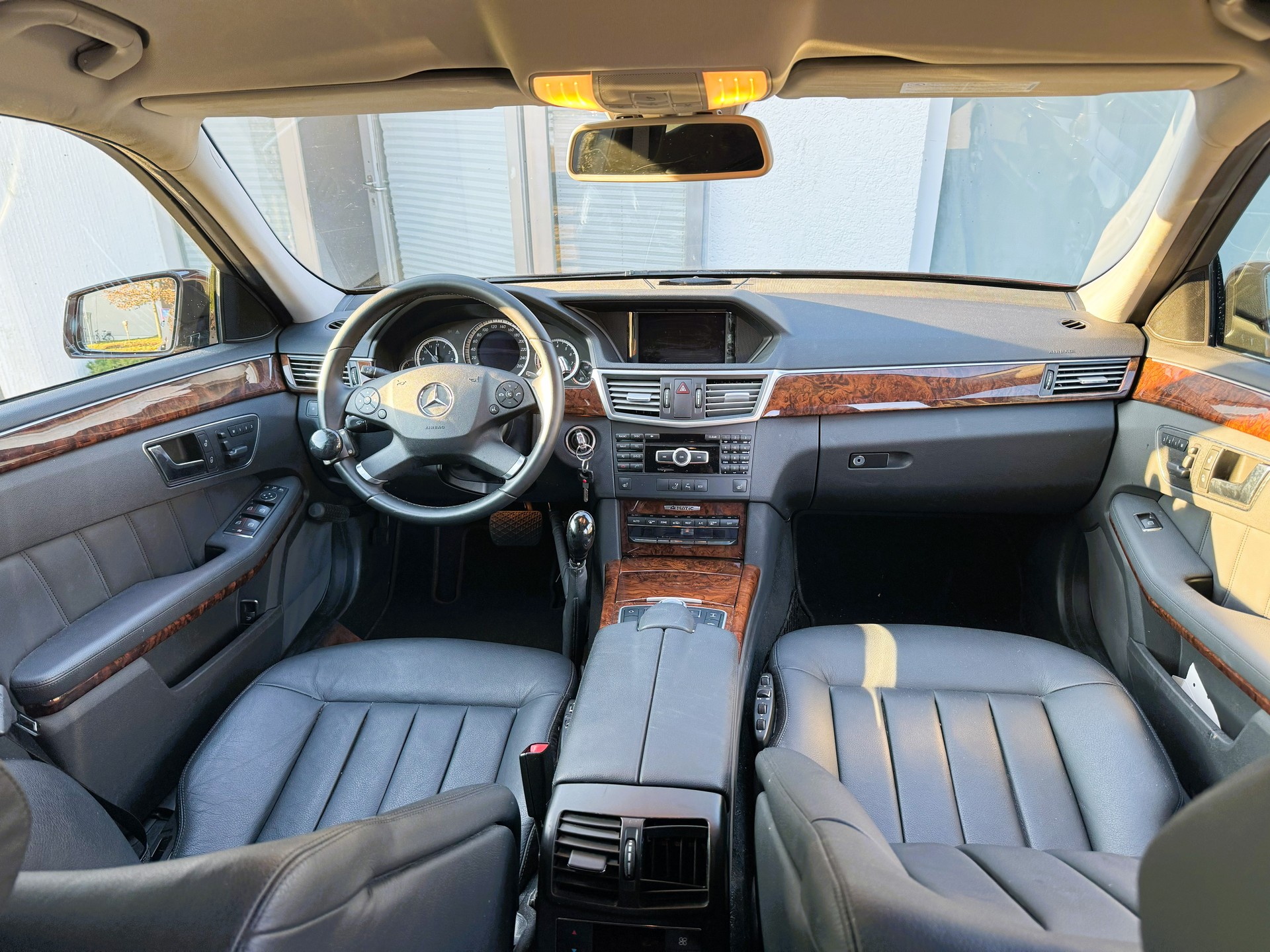 MERCEDES-BENZ E 500 CGI Avantgarde 4Matic 7G-Tronic-image-3