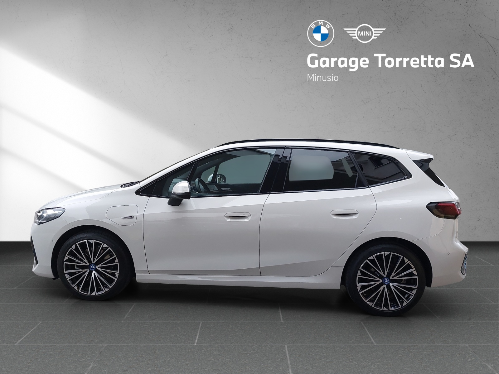 BMW 230e xDrive Active Tourer M Sport-showroom-element-1