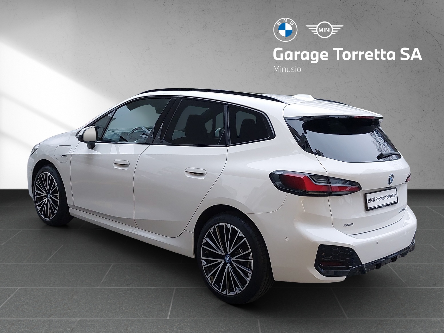BMW 230e xDrive Active Tourer M Sport-showroom-element-2