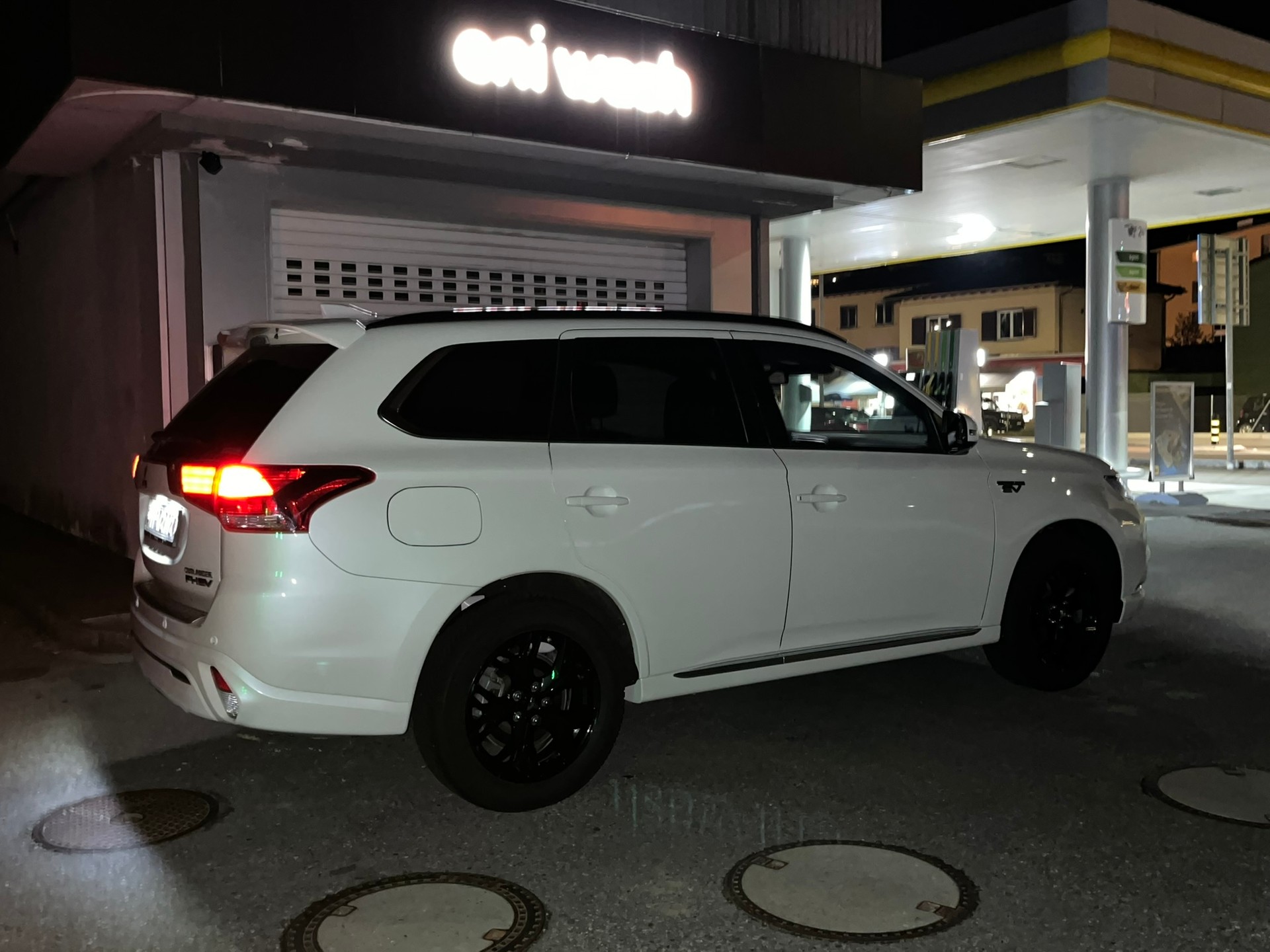 MITSUBISHI Outlander PHEV Diamond S-Edition-image-9