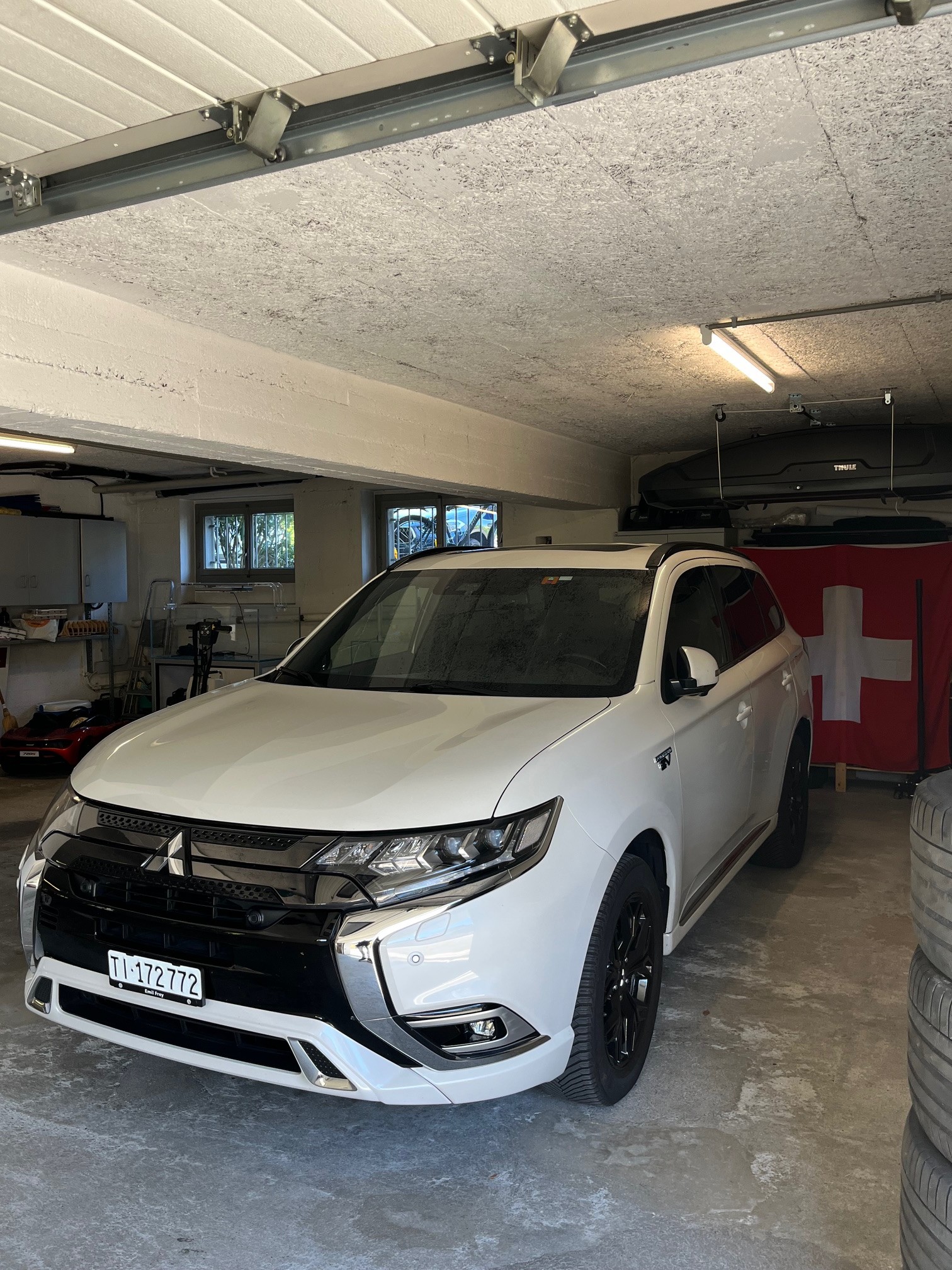 MITSUBISHI Outlander PHEV Diamond S-Edition-image-3