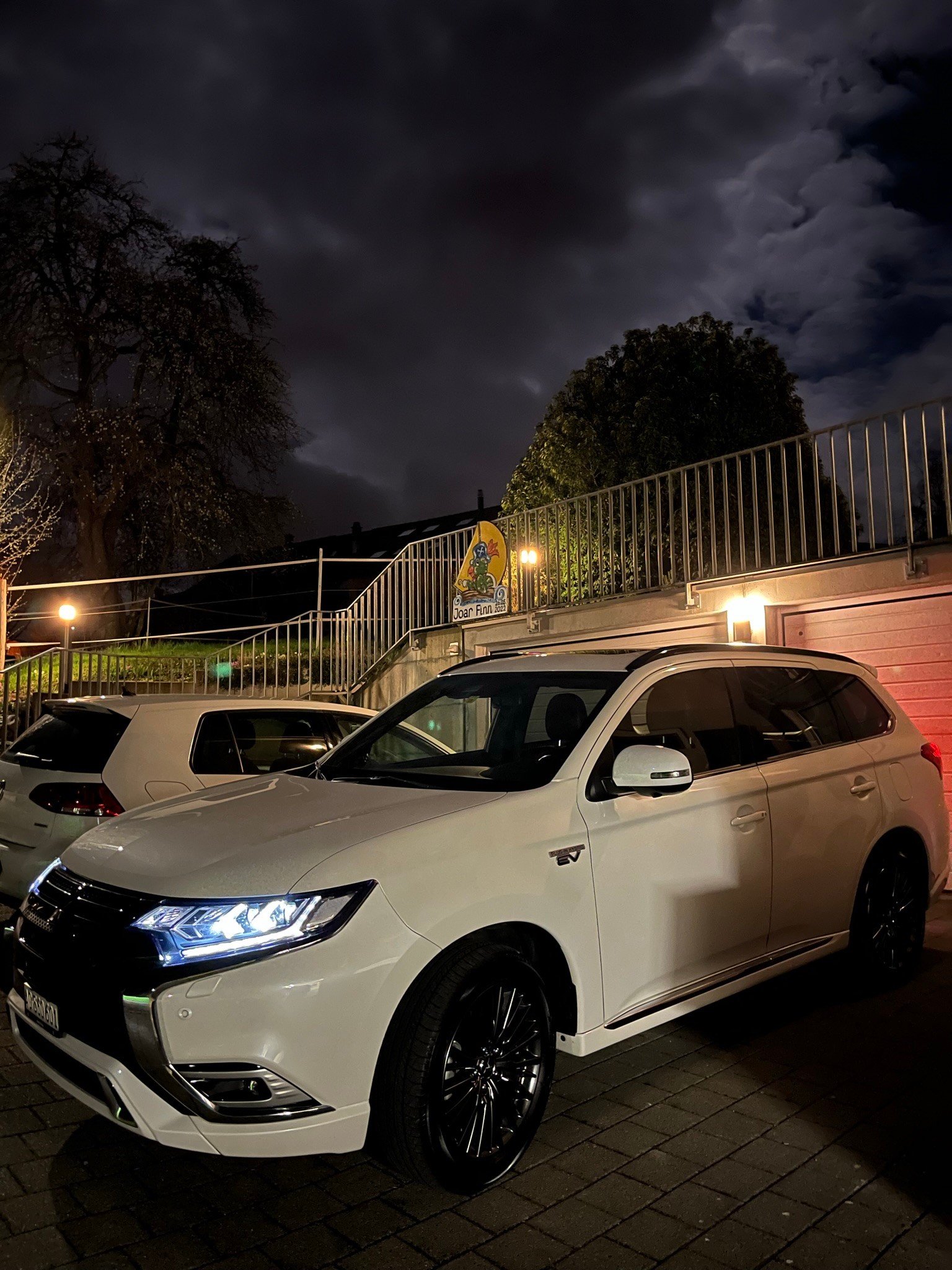 MITSUBISHI Outlander PHEV Diamond S-Edition-image-2
