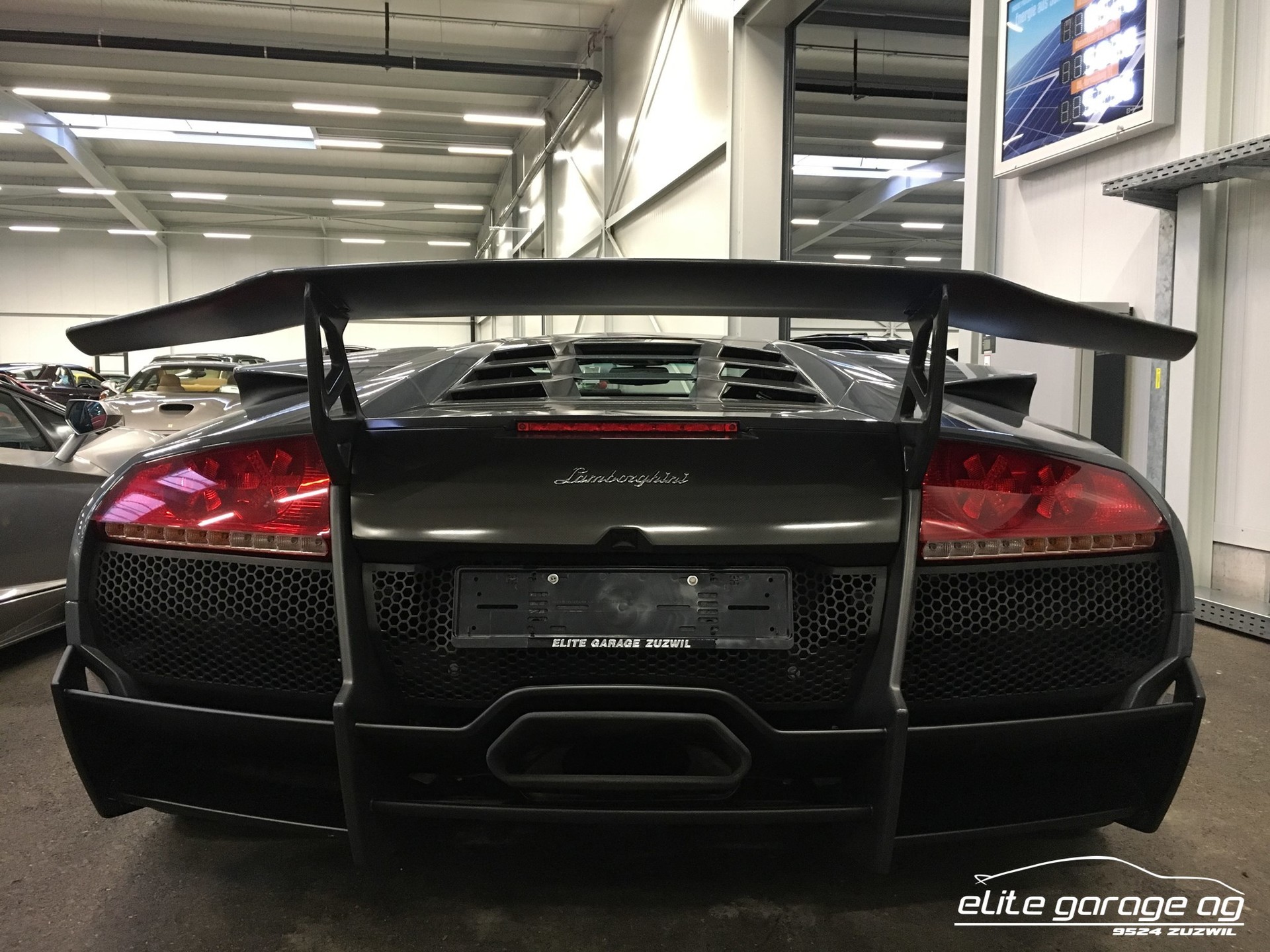 LAMBORGHINI Murciélago LP670-4 SV Cpé-image-8