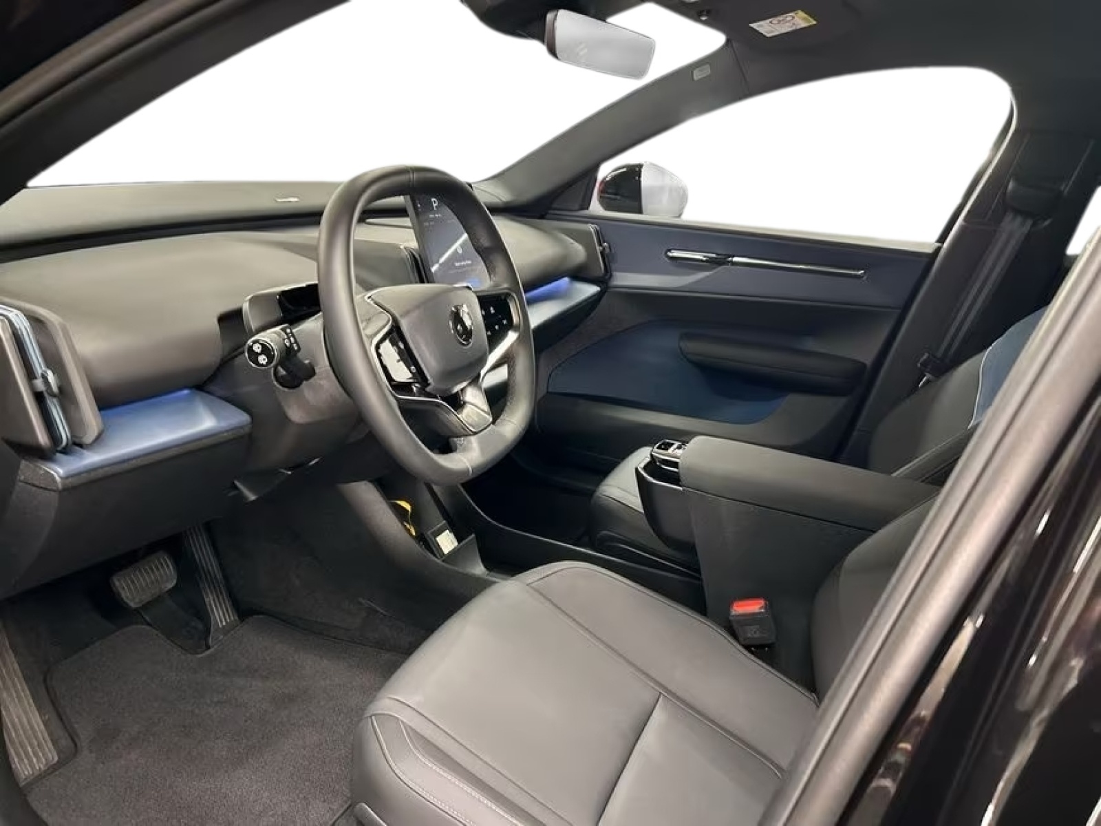 VOLVO EX30 E60 69kWh Twin Ultra-image-9