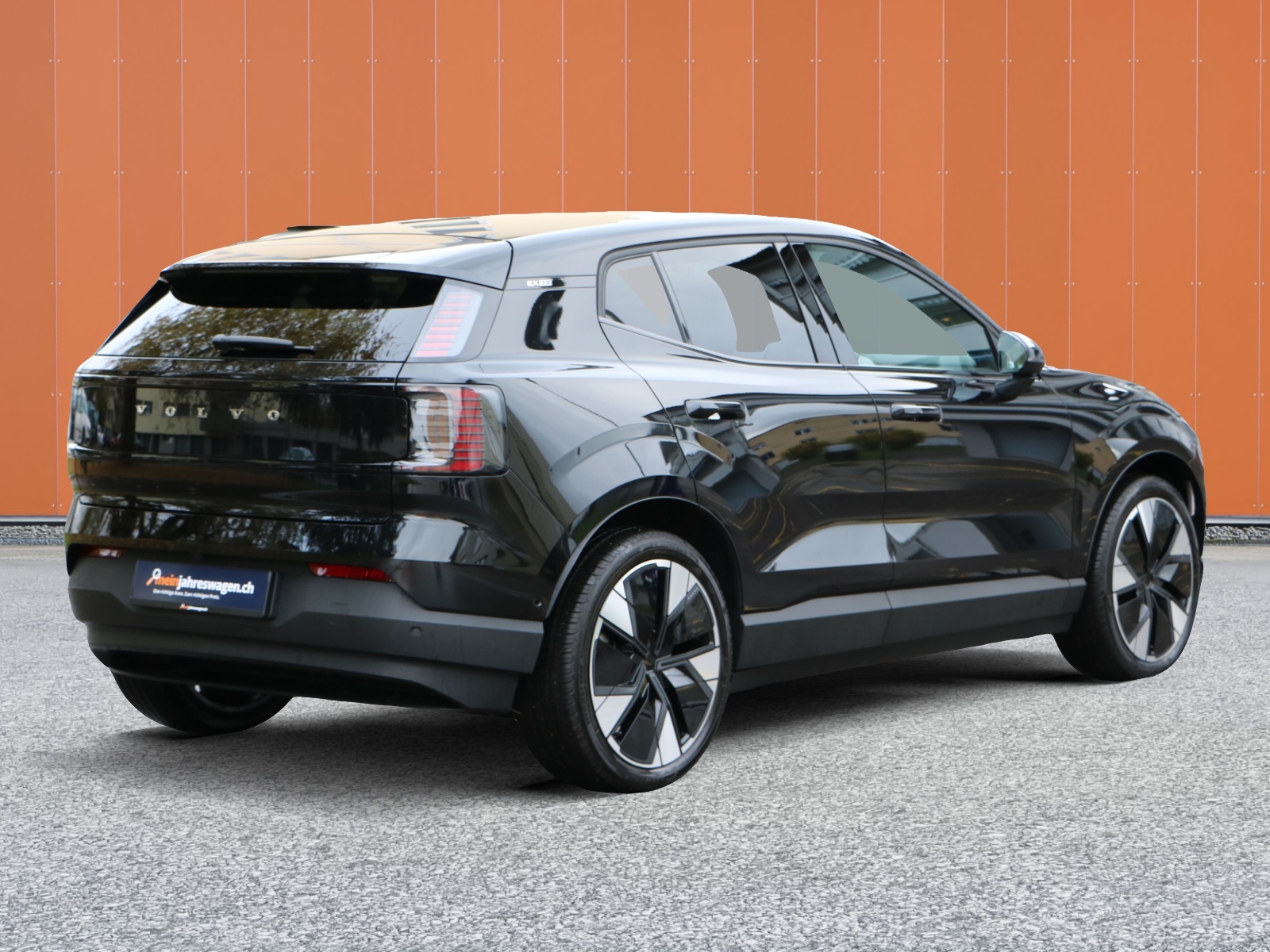 VOLVO EX30 E60 69kWh Twin Ultra-showroom-element-1