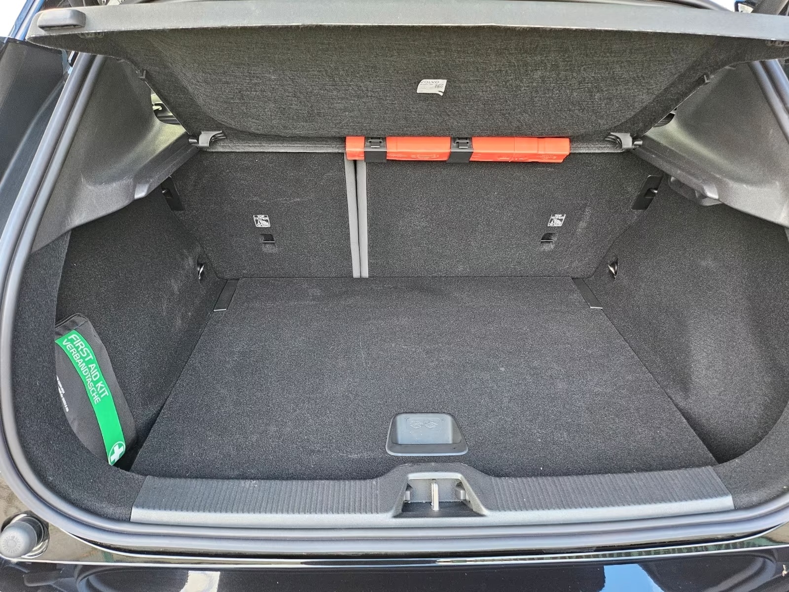 VOLVO EX30 E60 69kWh Twin Ultra-image-7