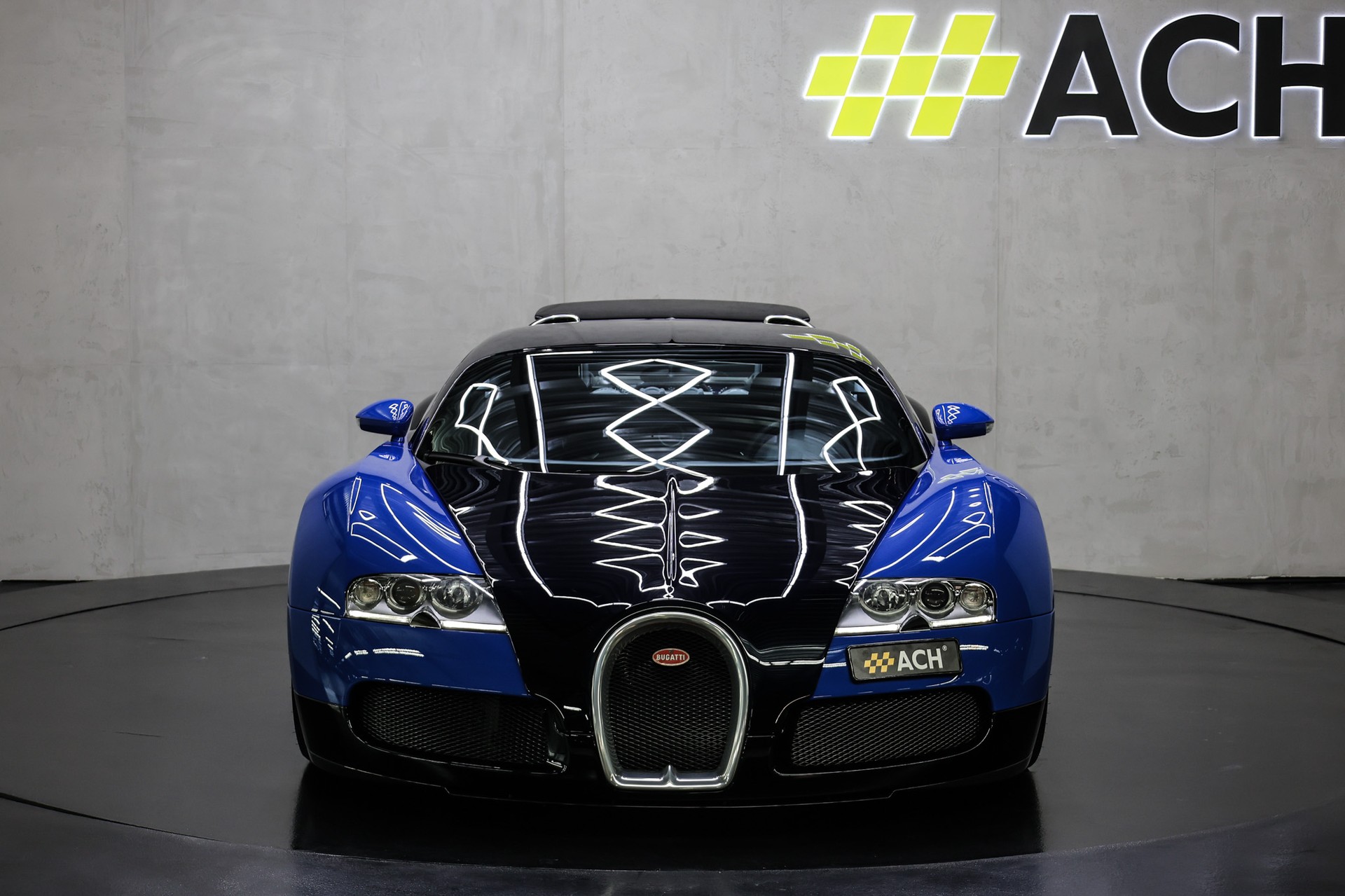 BUGATTI VEYRON 16.4-showroom-element-1