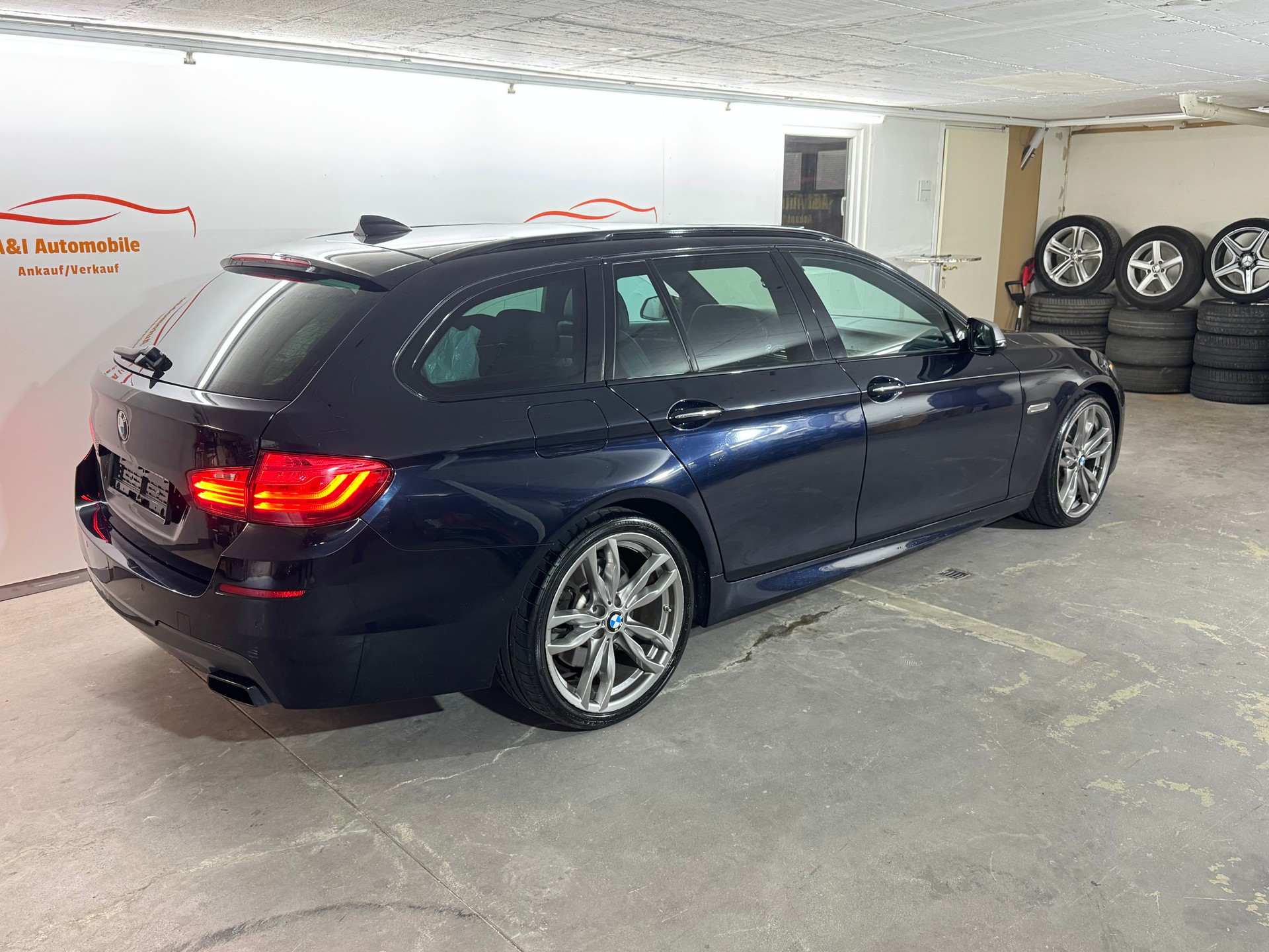 BMW M550d Touring xDrive Steptronic-image-3