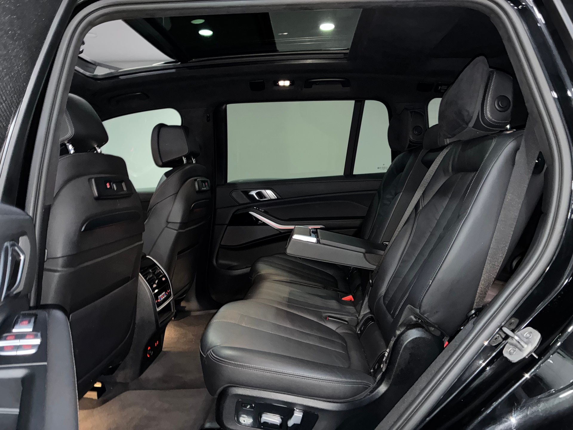 BMW X7 xDrive 30d Steptronic-image-13