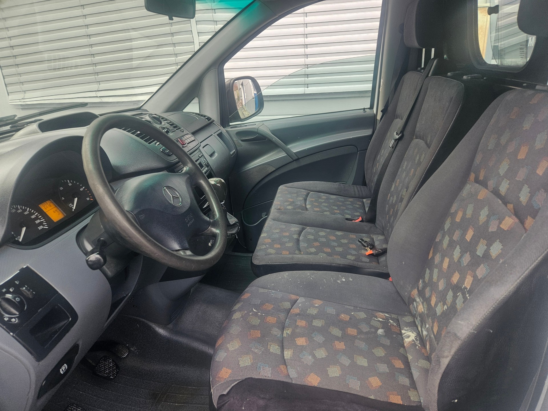 MERCEDES-BENZ Vito 109 CDI-image-4