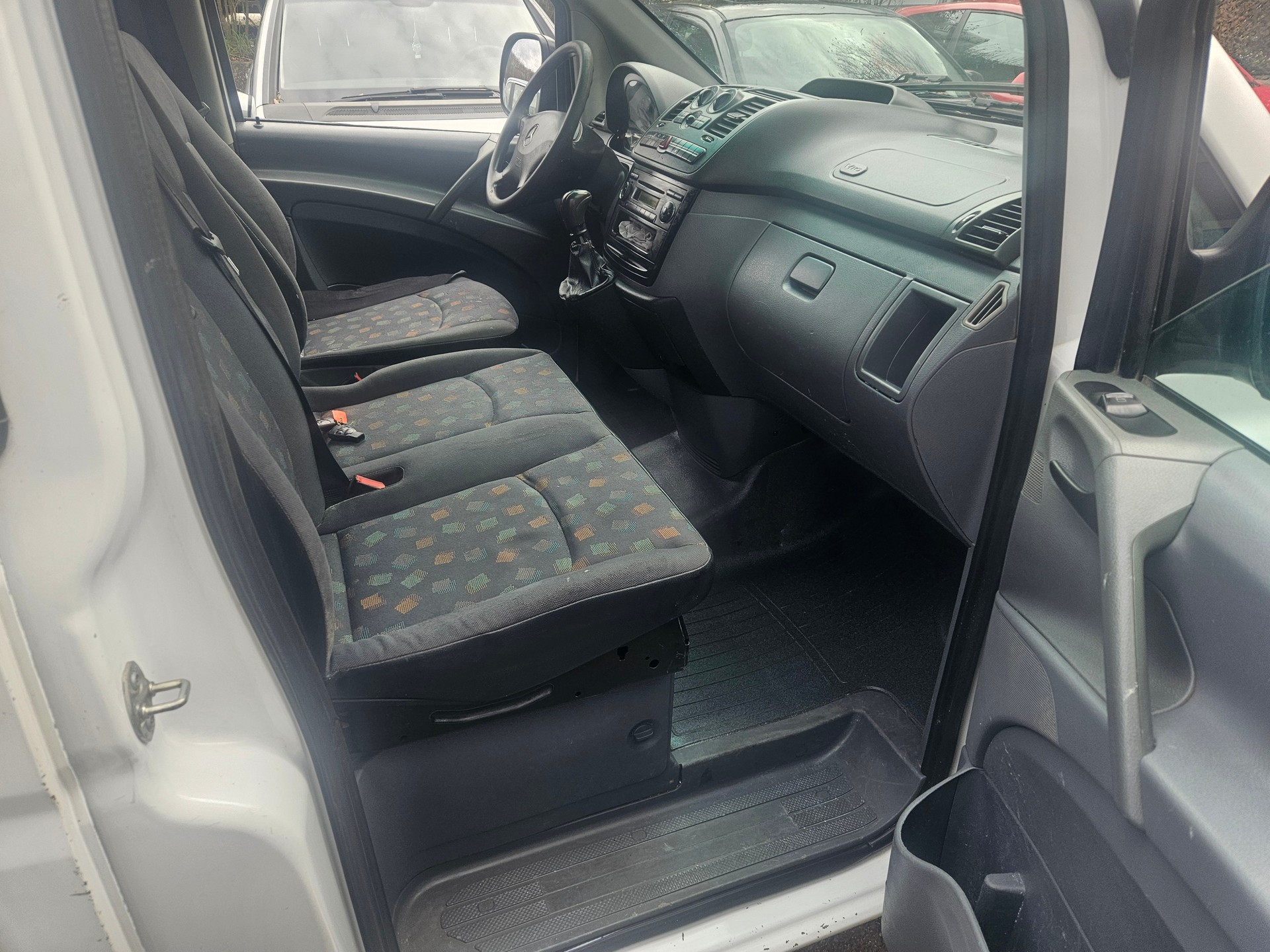 MERCEDES-BENZ Vito 109 CDI-image-6