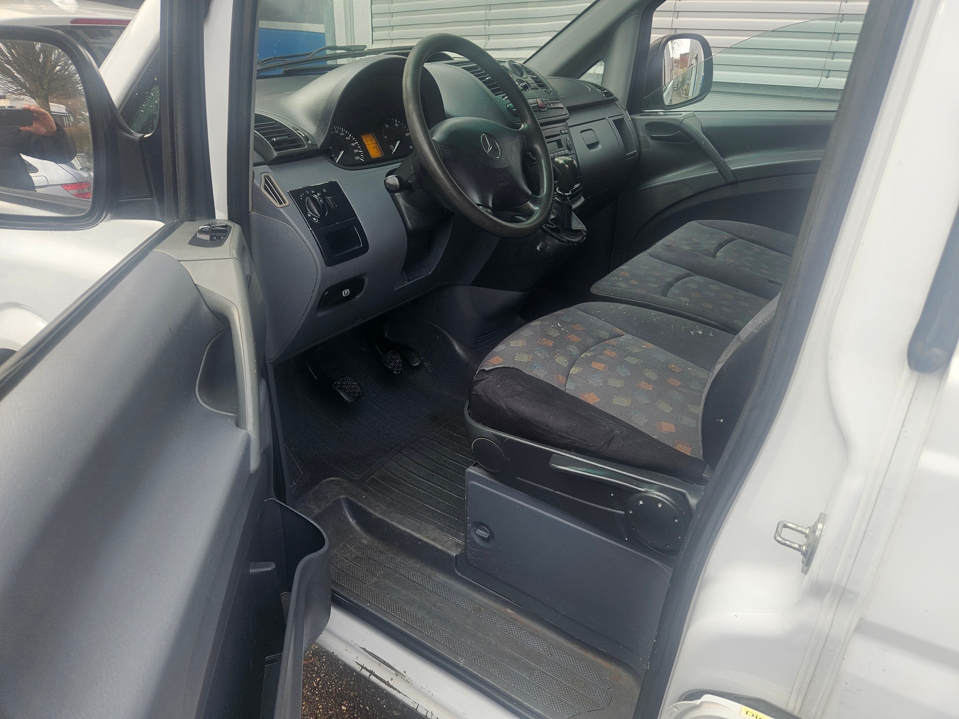 MERCEDES-BENZ Vito 109 CDI-image-5