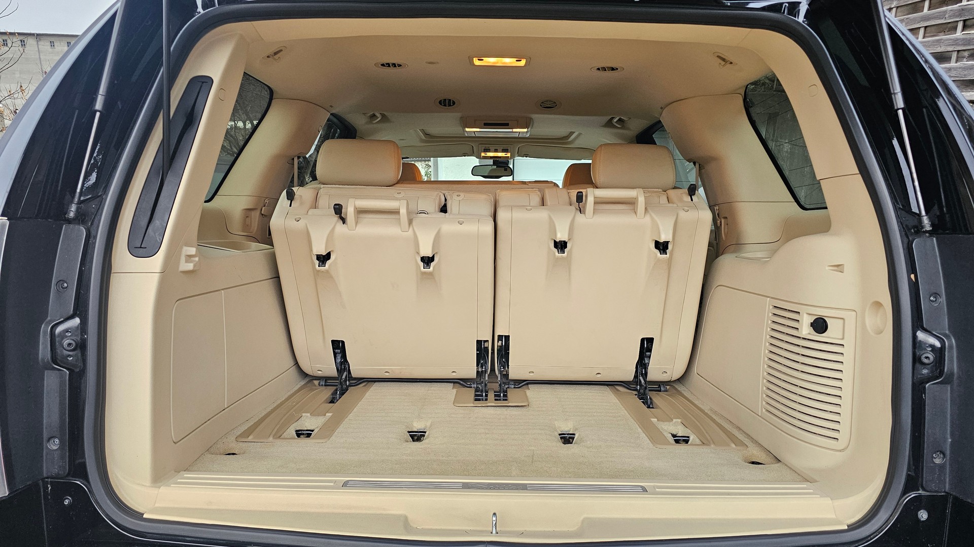 CADILLAC Escalade 6.2 Sport Luxury-image-12