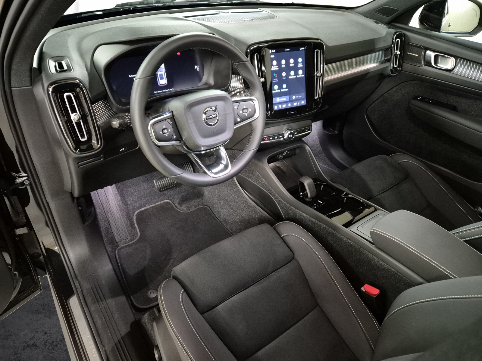 VOLVO EX40 Twin Black Edition AWD-image-8