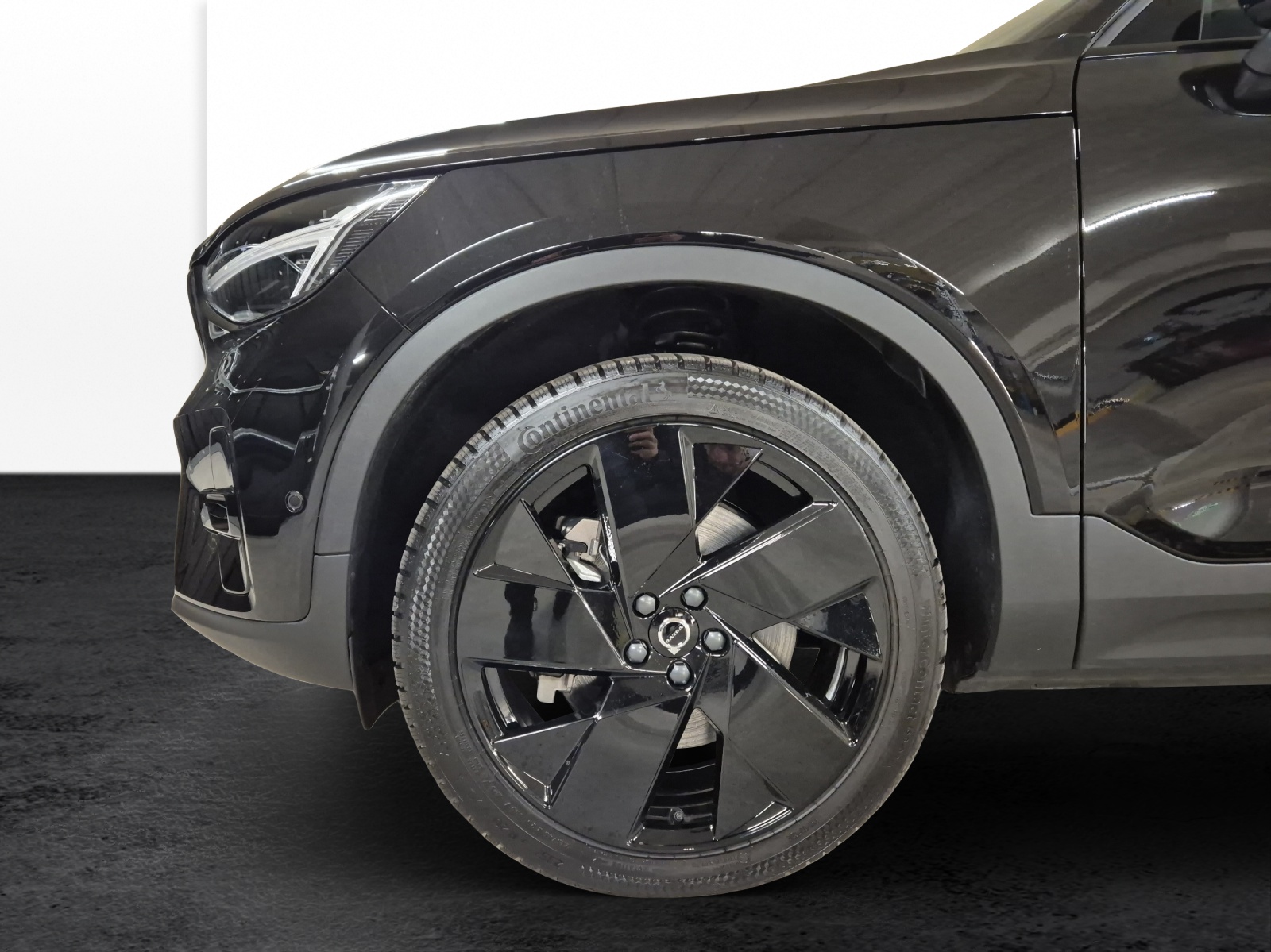 VOLVO EX40 Twin Black Edition AWD-image-19