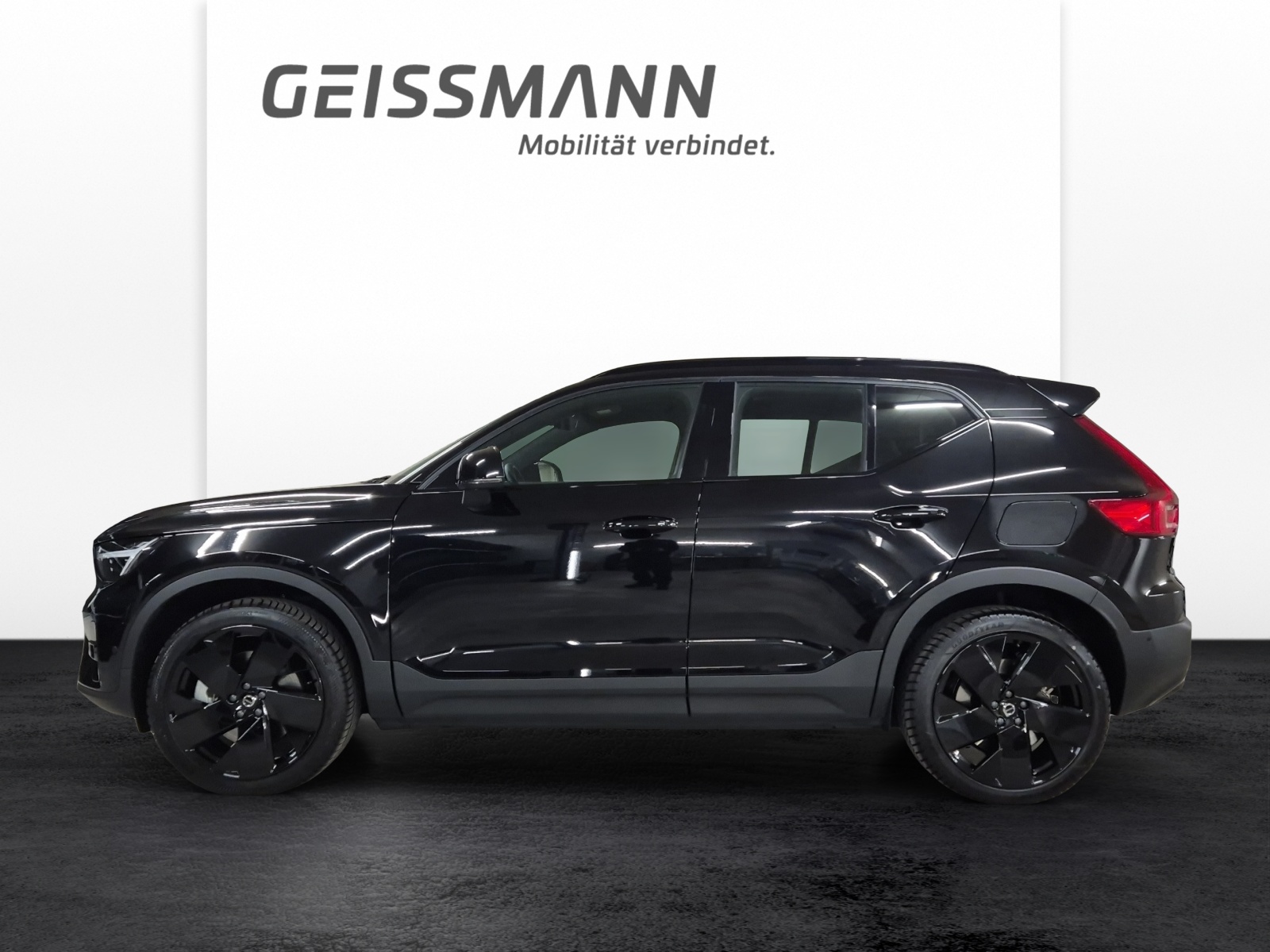 VOLVO EX40 Twin Black Edition AWD-showroom-element-2