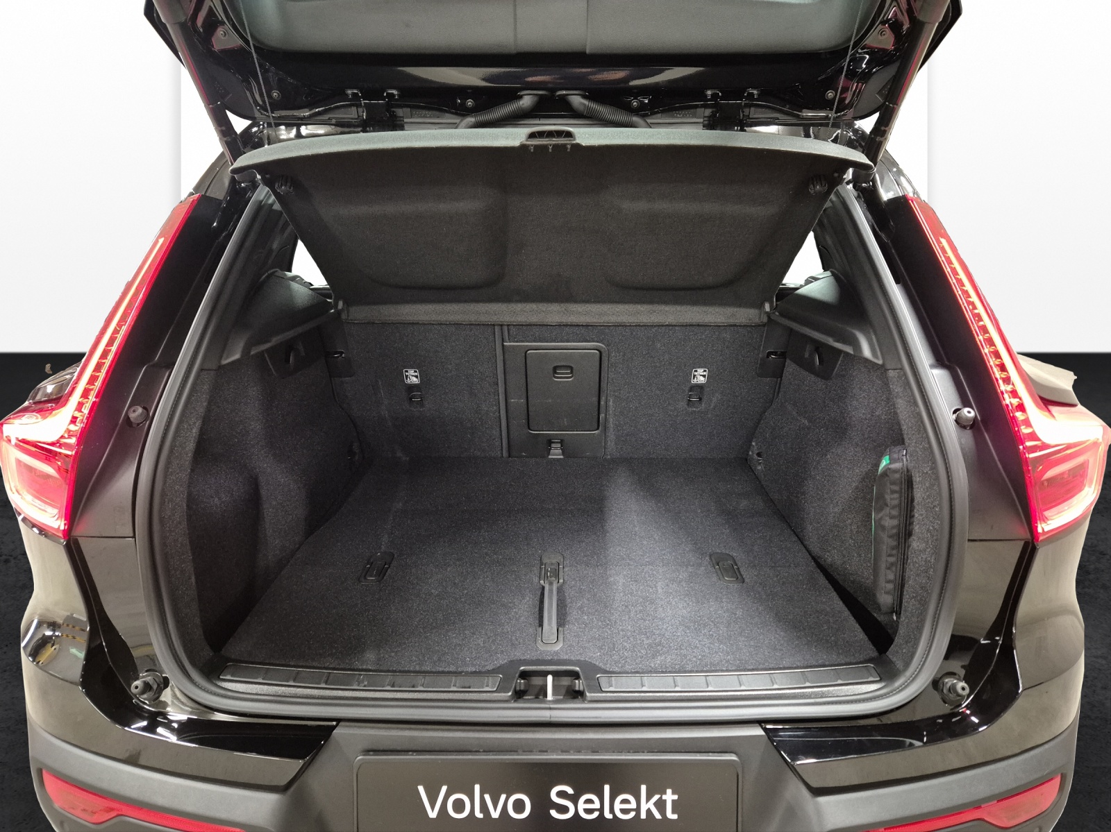 VOLVO EX40 Twin Black Edition AWD-image-18