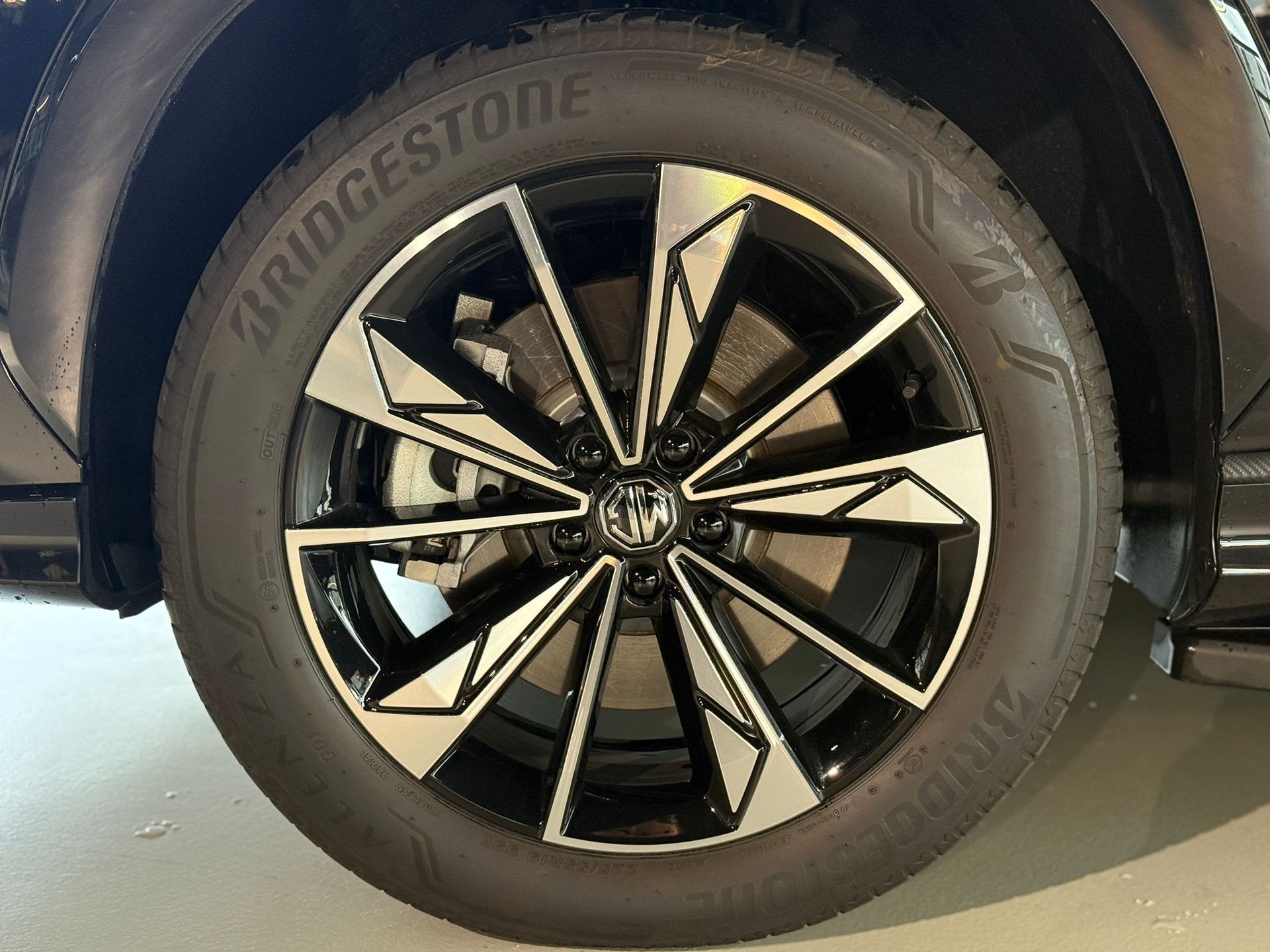 MG HS 1.5 T PHEV Luxury-image-18