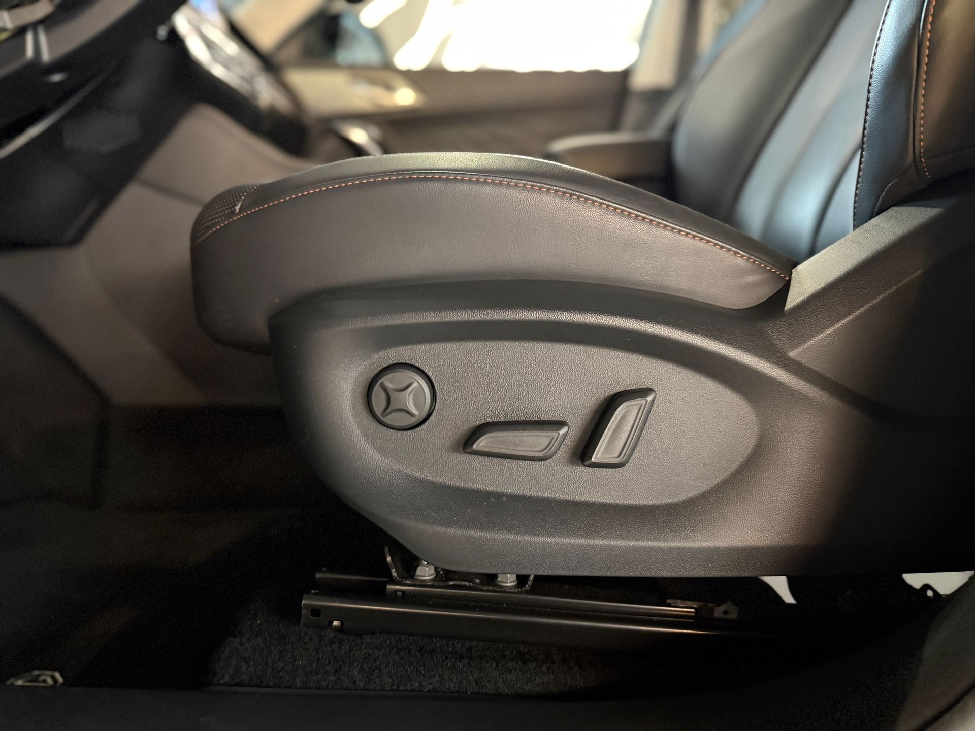MG HS 1.5 T PHEV Luxury-image-4