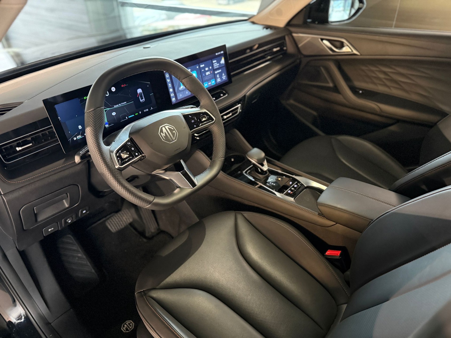 MG HS 1.5 T PHEV Luxury-image-7