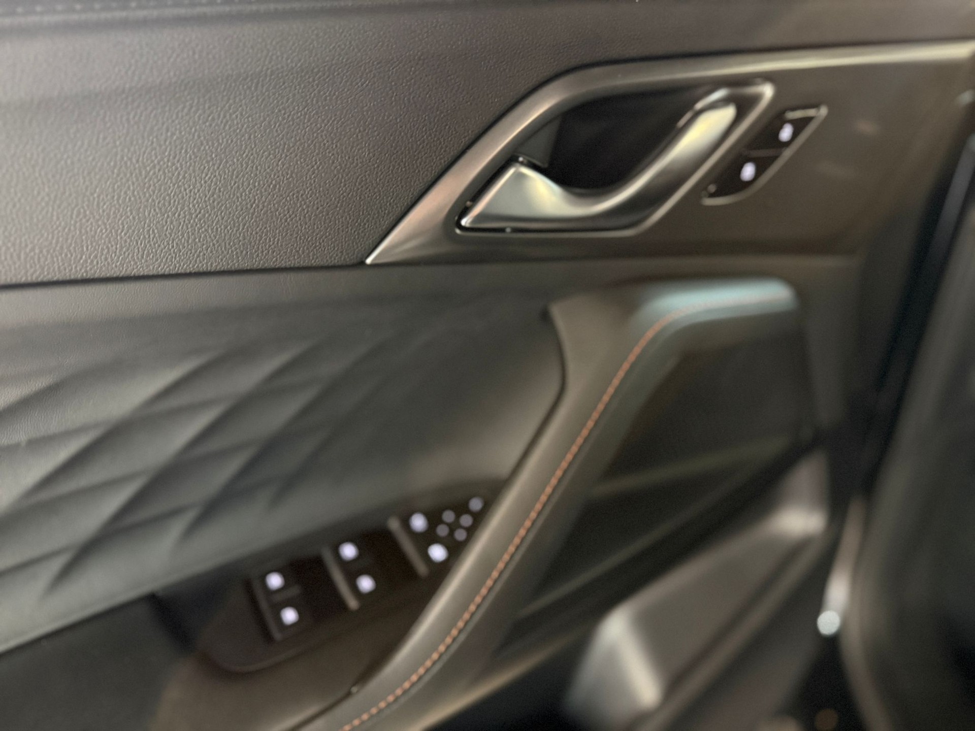 MG HS 1.5 T PHEV Luxury-image-17