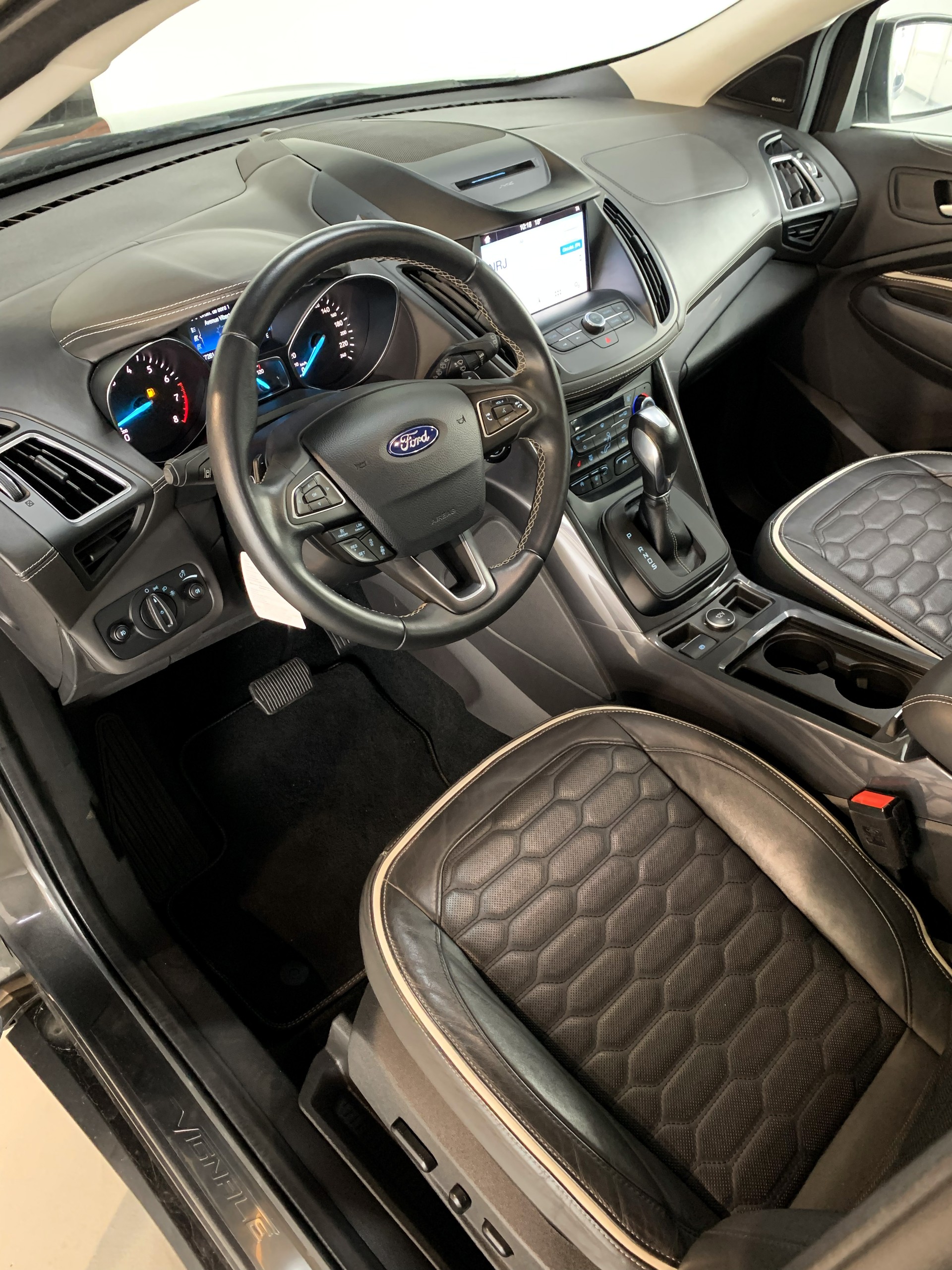 FORD Kuga 1.5 SCTi Vignale 4WD Automatic-image-16
