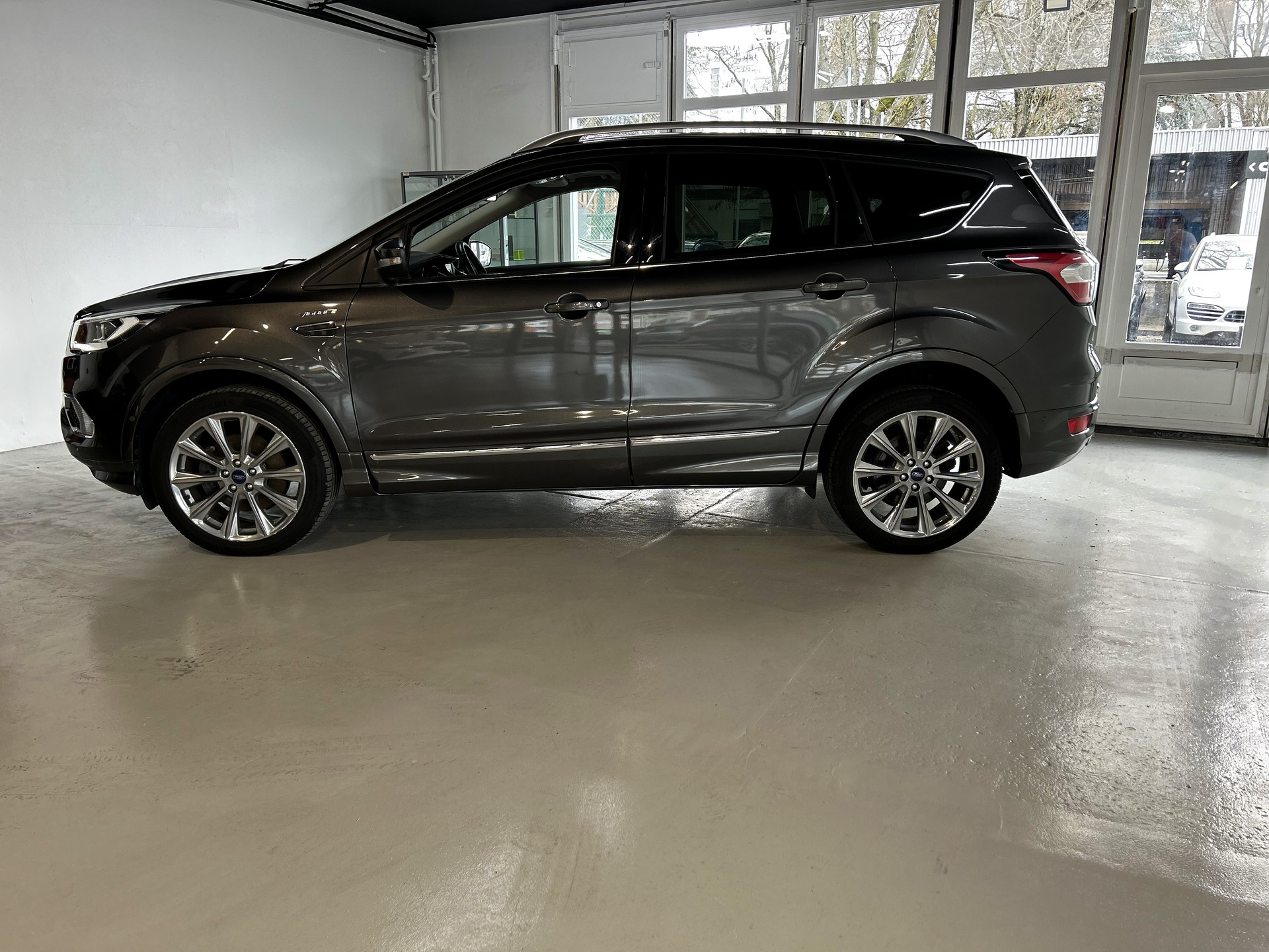 FORD Kuga 1.5 SCTi Vignale 4WD Automatic-image-6