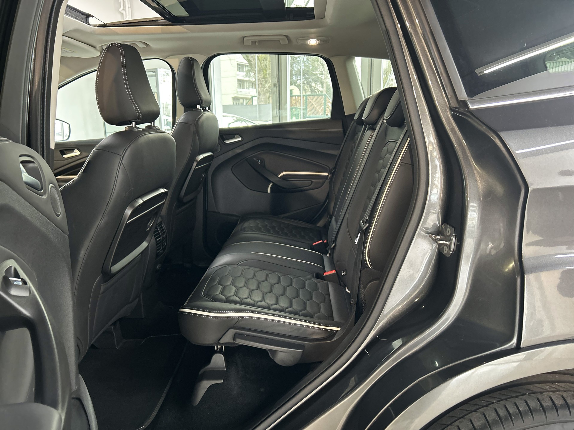 FORD Kuga 1.5 SCTi Vignale 4WD Automatic-image-28