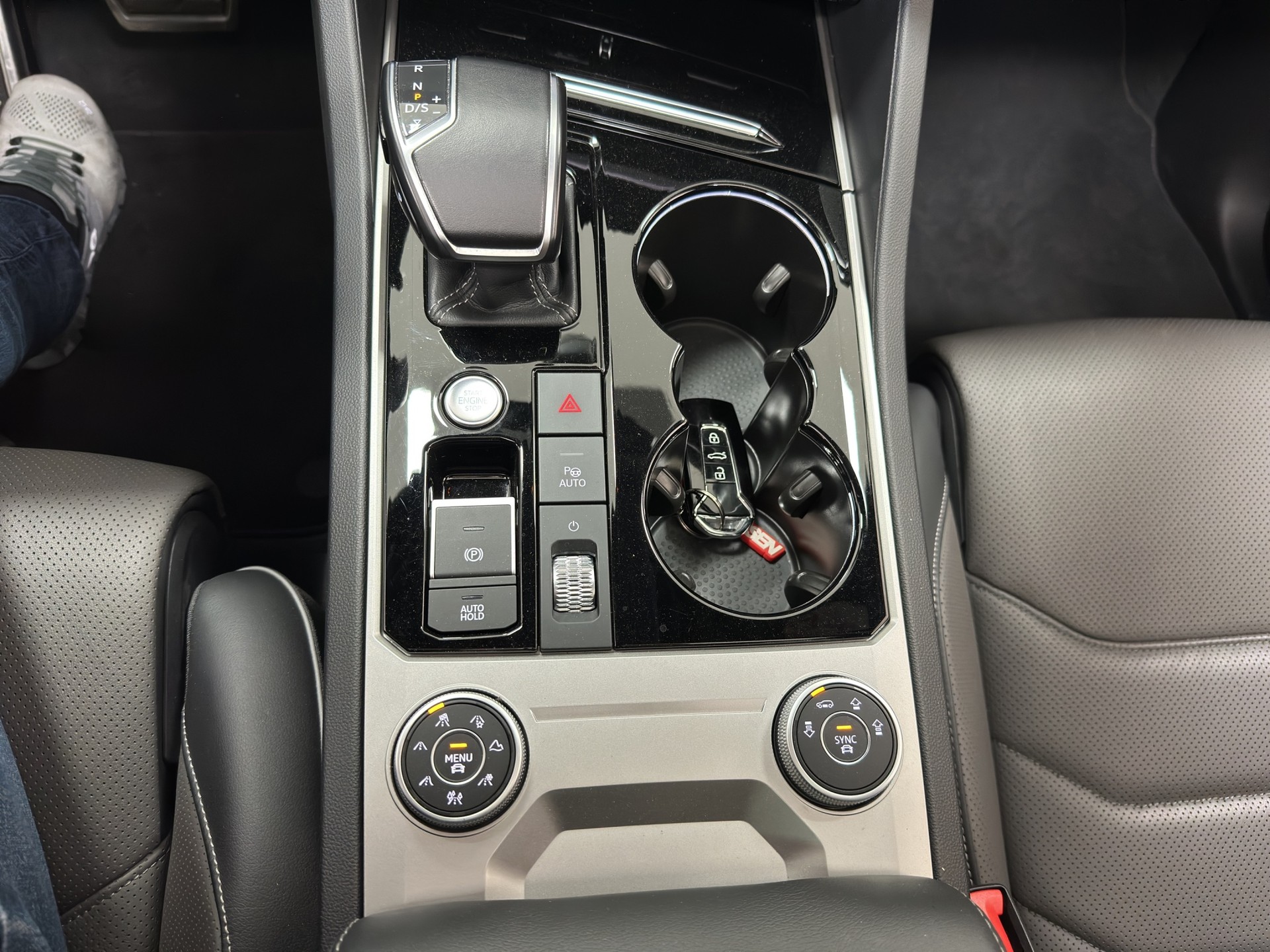 VW Touareg 3.0 TDI R Line Tiptronic-image-22