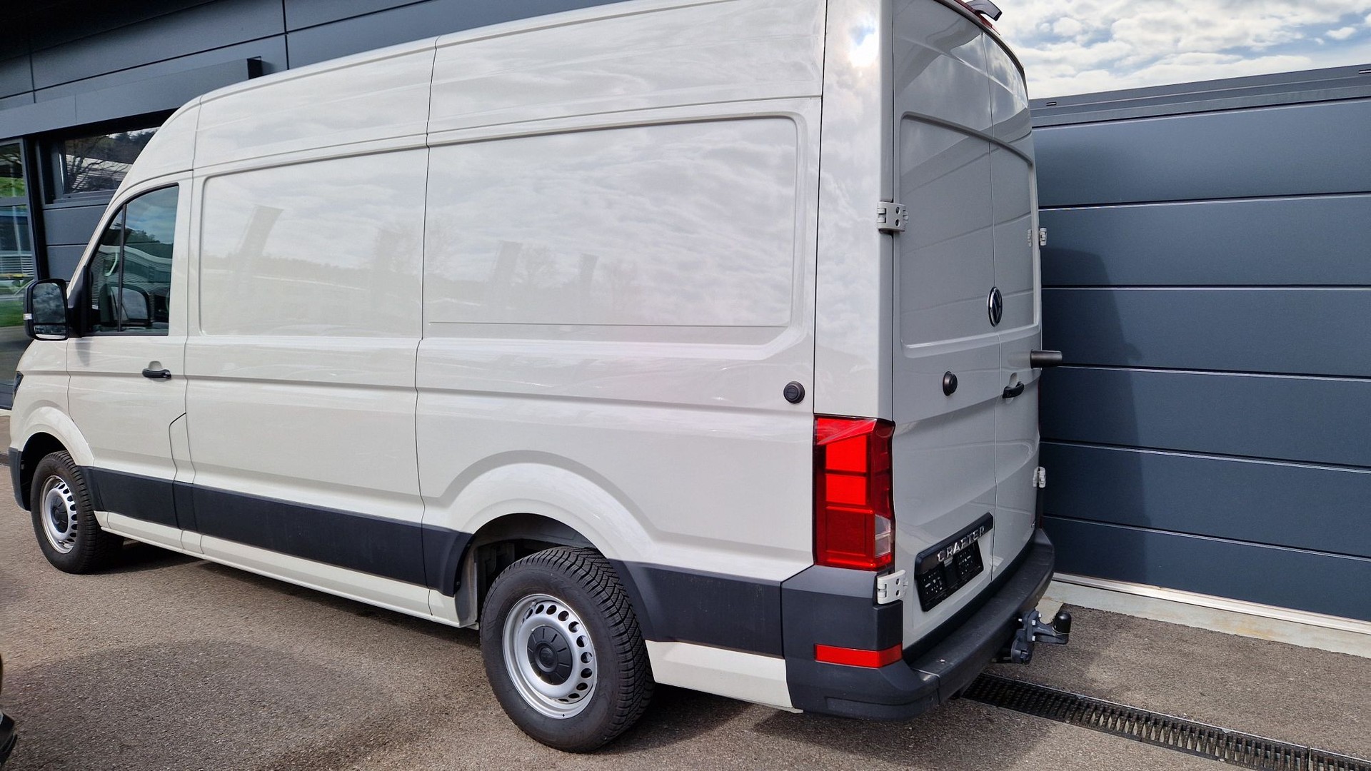 VW Crafter 35 2.0 BiTDI L3H3 4Motion A-showroom-element-2