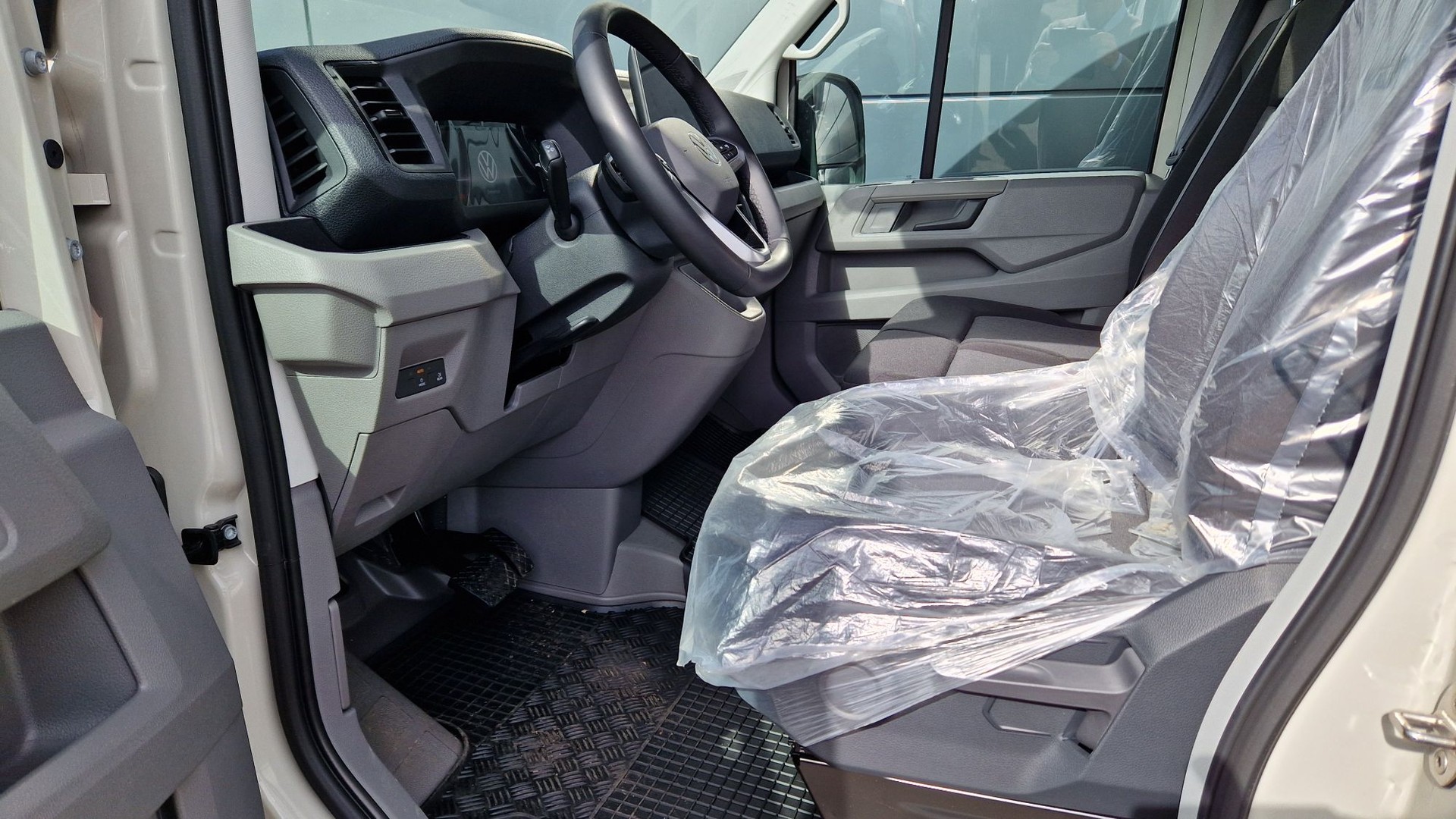VW Crafter 35 2.0 BiTDI L3H3 4Motion A-image-9