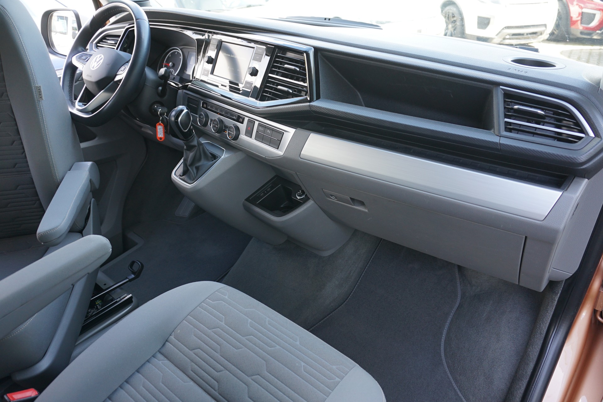 VW T6.1 California 2,0 TDI Ocean Liberty 4Motion 150PS Automat mit Abstandsregeltempomat-image-30