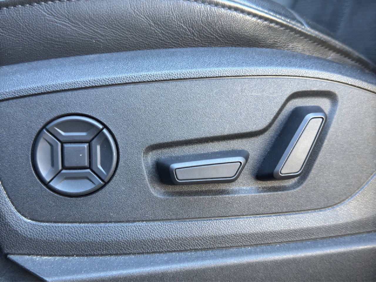 AUDI e-tron Sportback 50 S Line quattro-image-11