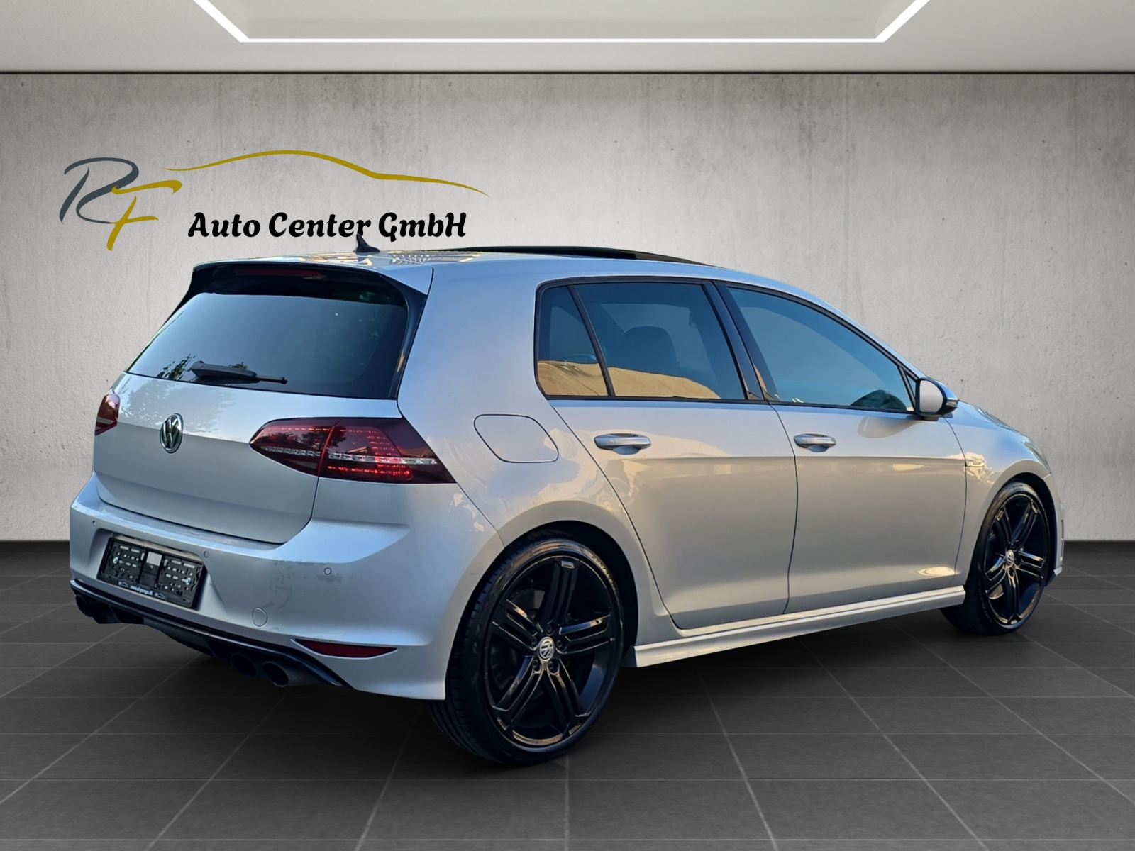 VW Golf 2.0 TSI R 4Motion DSG-image-4