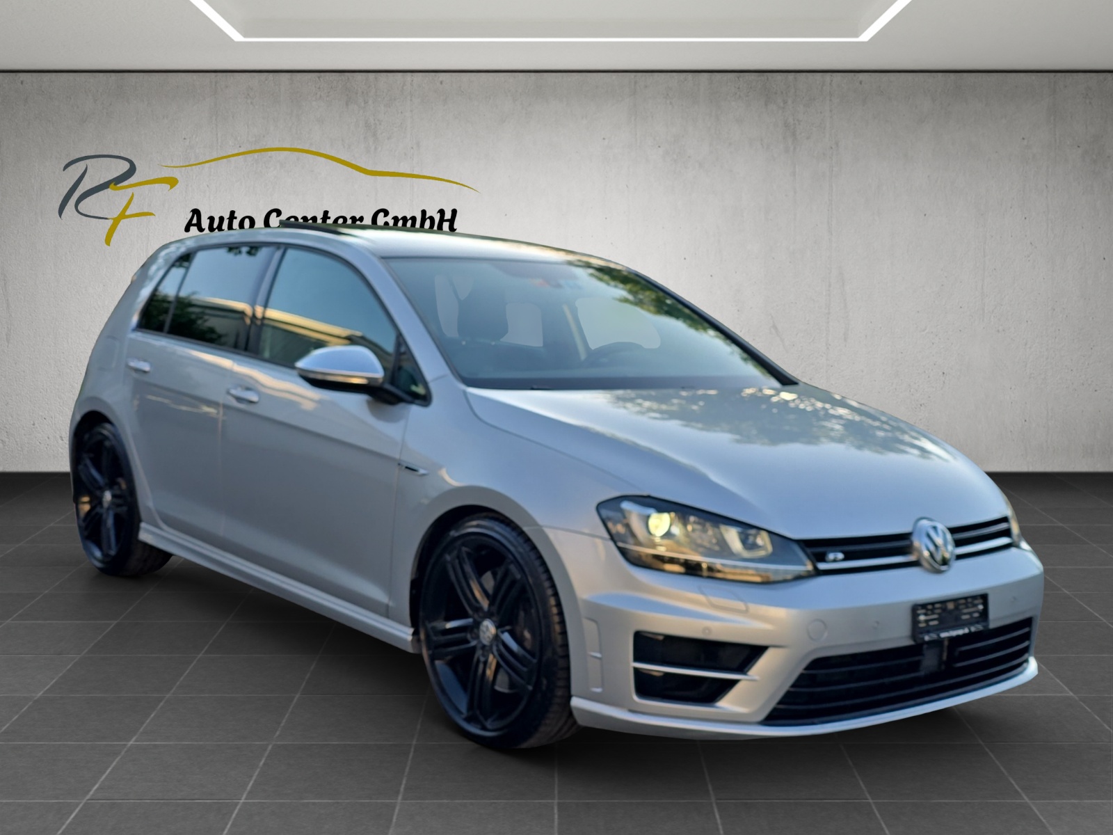 VW Golf 2.0 TSI R 4Motion DSG-image-2