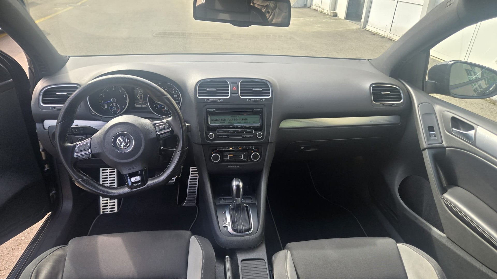 VW Golf 2.0 TSI R 4Motion DSG-image-10